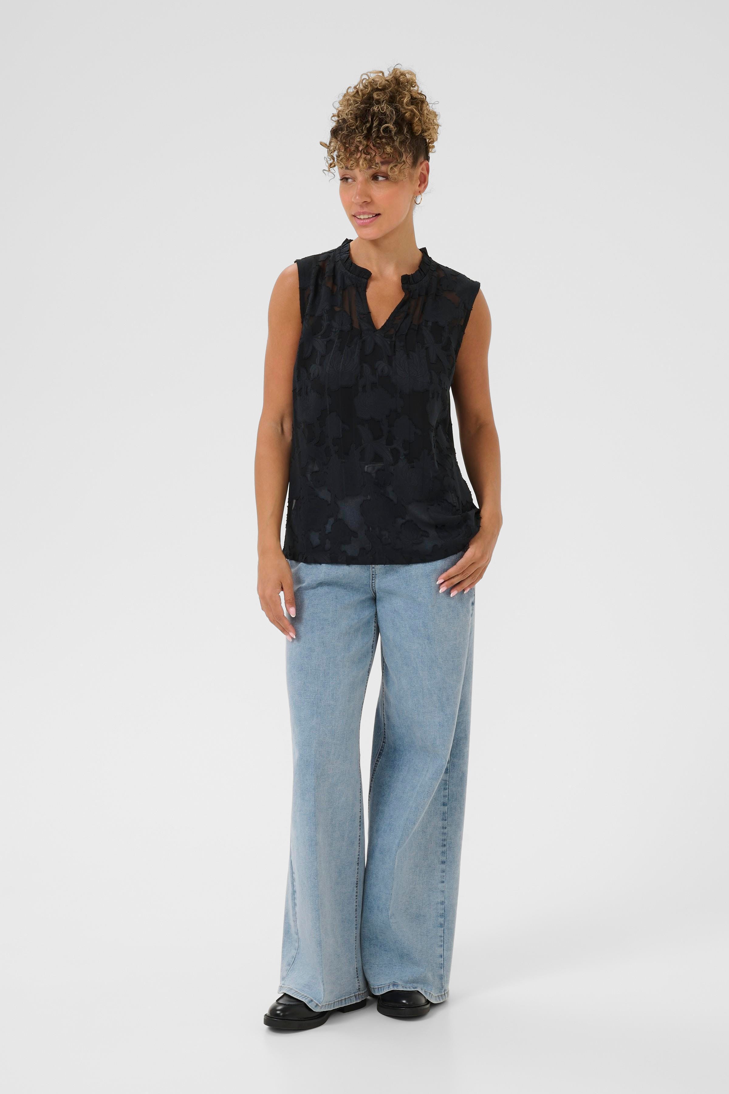 CRYana Top LOOKBOOK FRONT 10613290-100120