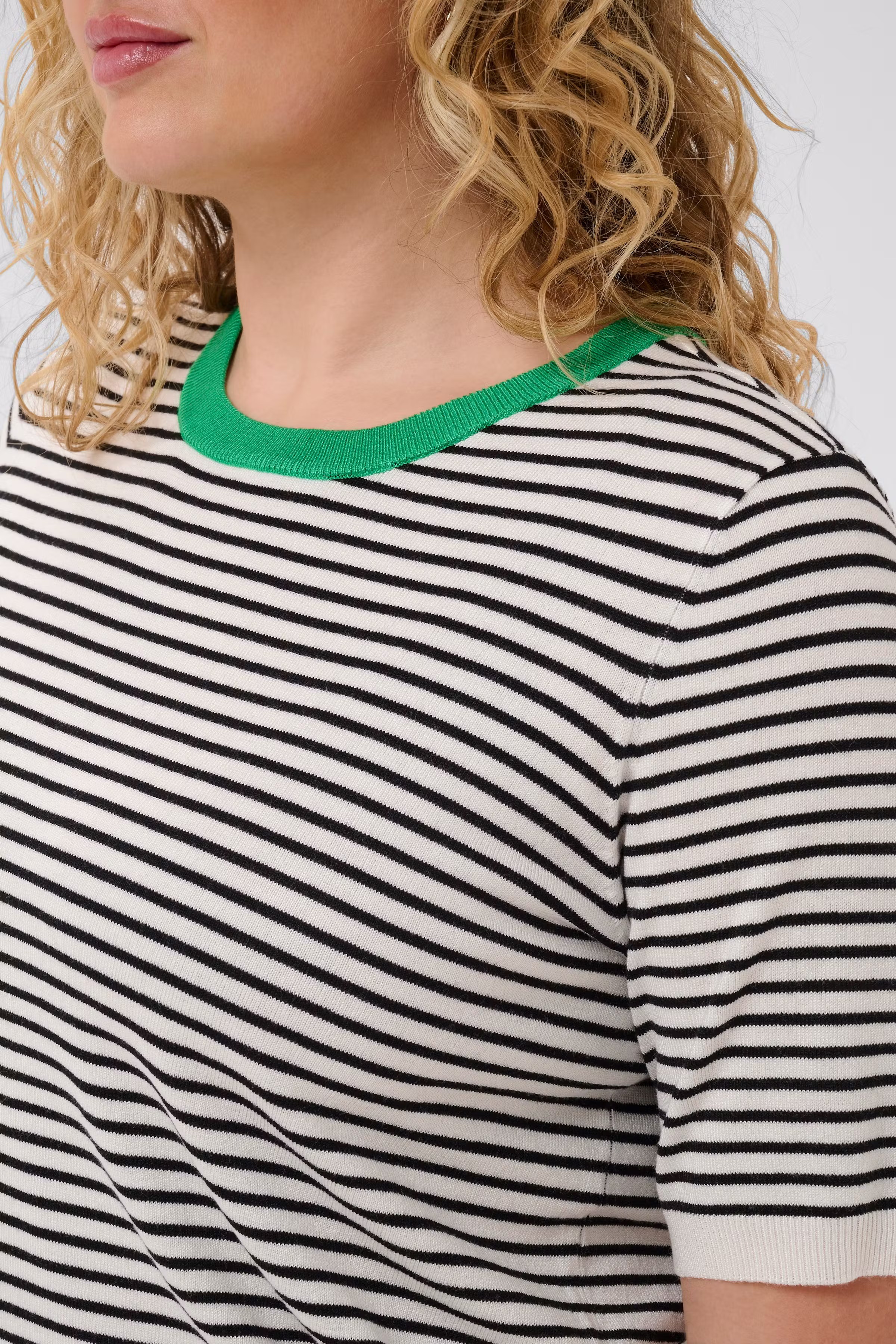 KClizzy Pullover LOOKBOOK DETAIL 10584211-109151