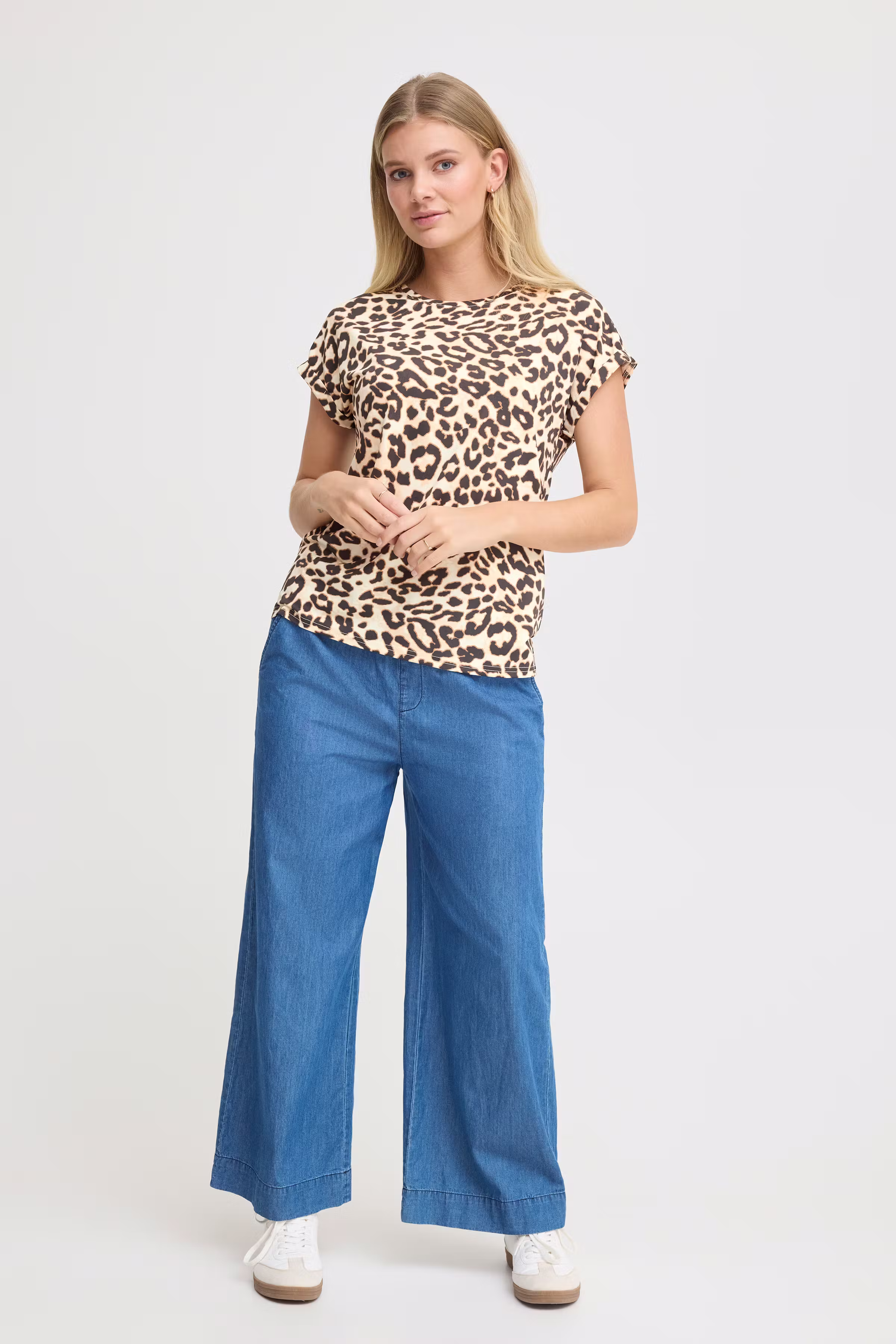 FRSEEN T-shirt LOOKBOOK FRONT 20610634-204722