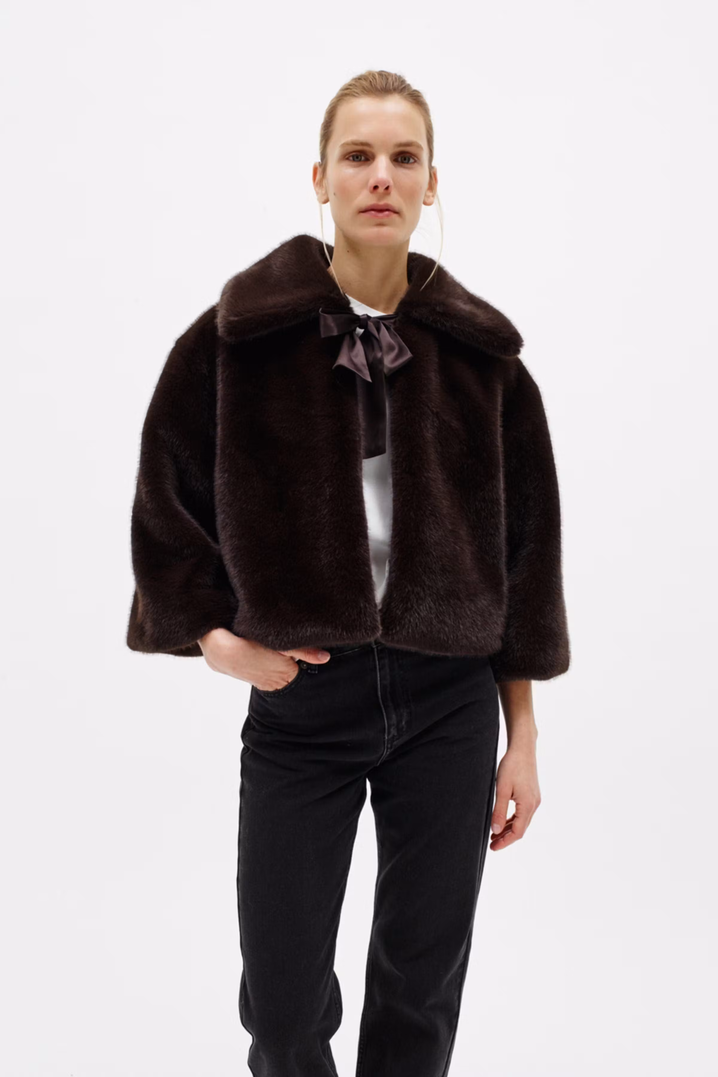 YASMINAHIW Faux fur Jacke LOCATION NONE 30112978-191109