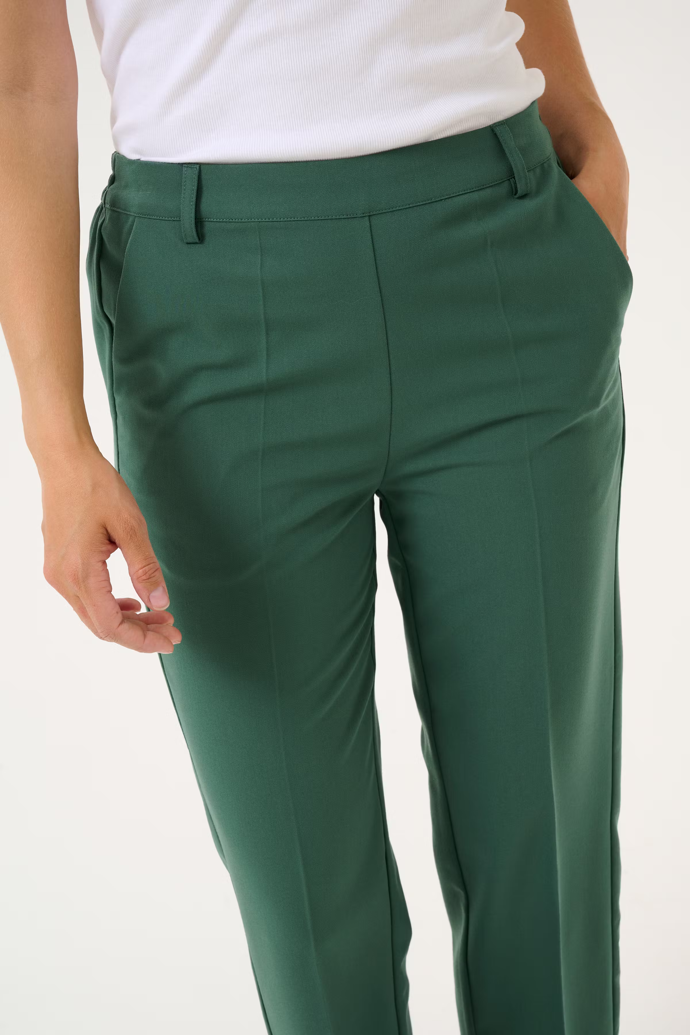 KAsakura Cropped Hose LOOKBOOK DETAIL 10506127-185913