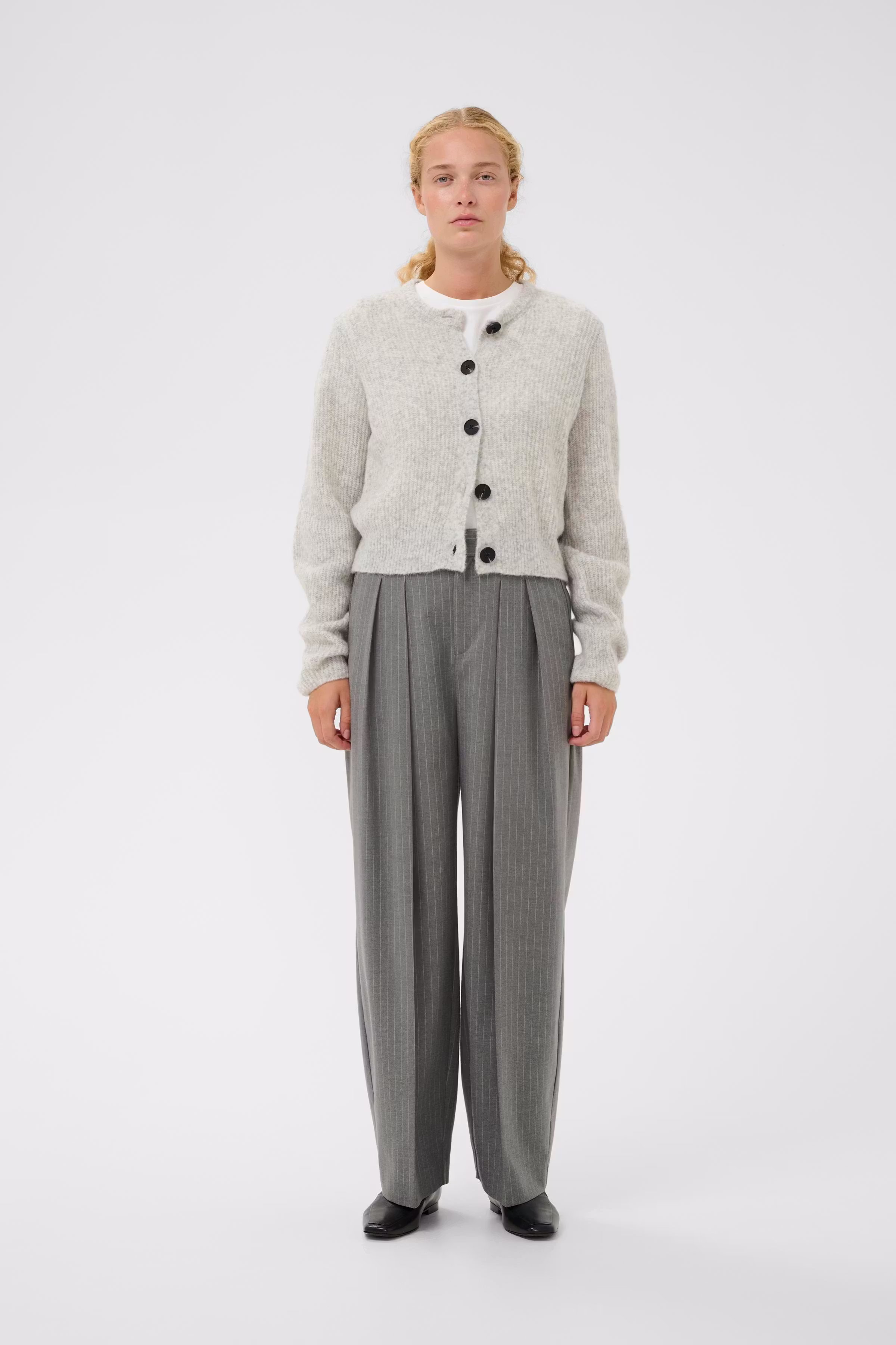 NIASIW Cardigan LOOKBOOK FRONT 30112297-300285