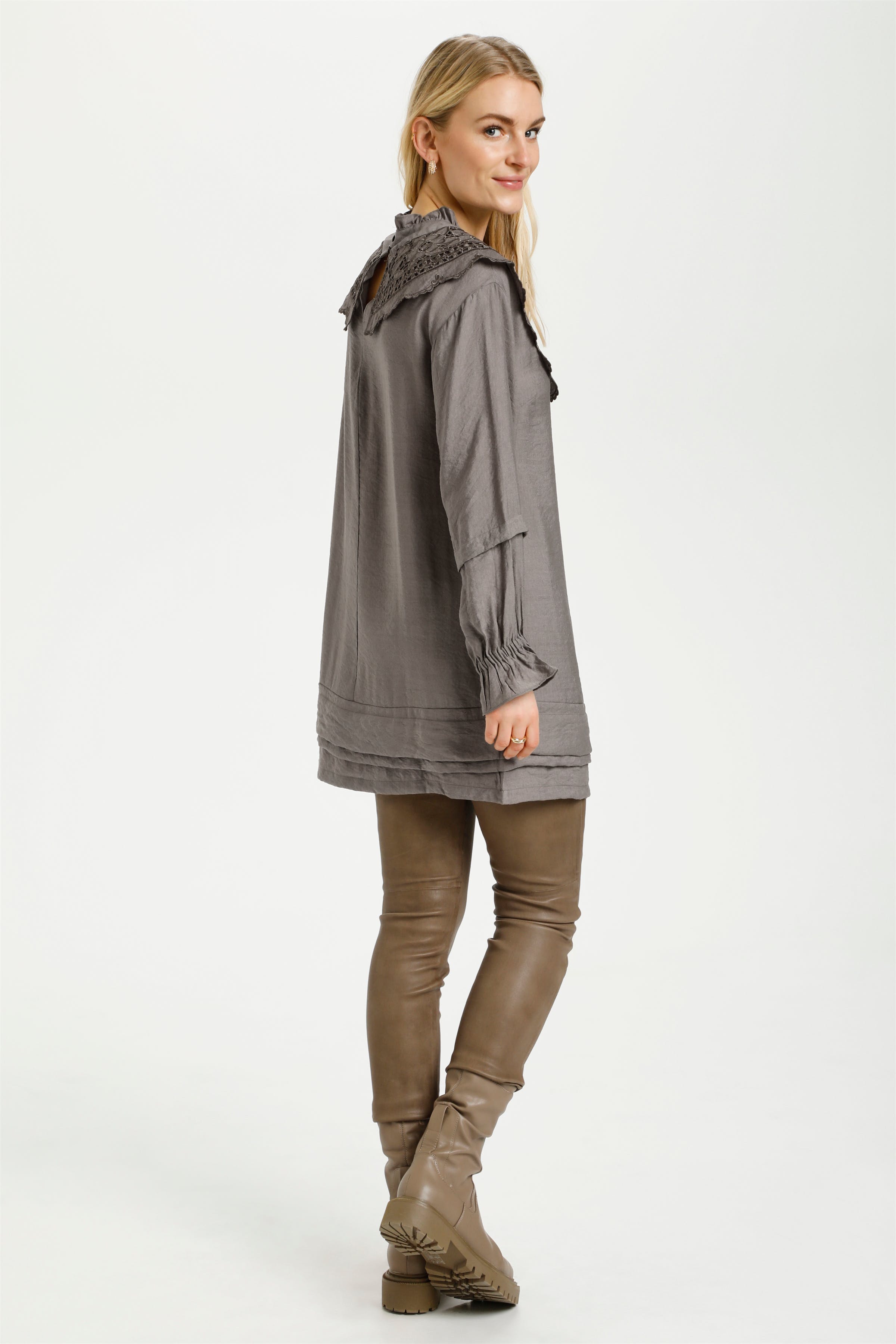 CRCheastnut Tunic Kleid LOOKBOOK BACK 10609032-171410