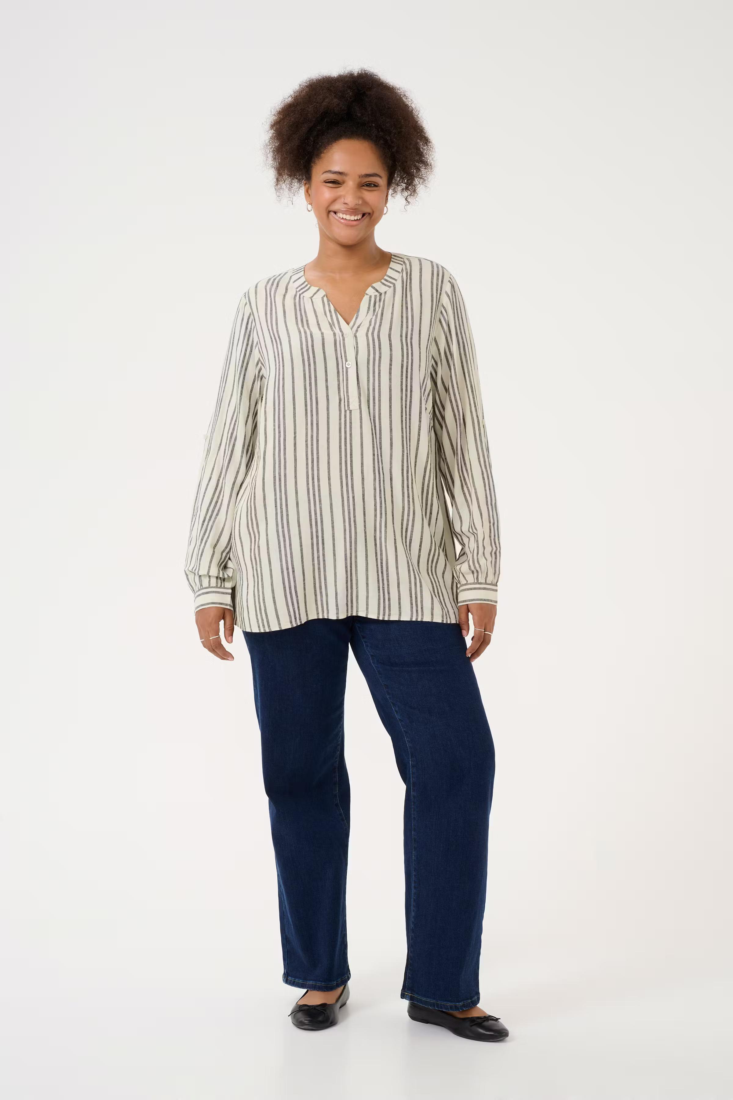 KCmille Linen Blouse LOOKBOOK FRONT 10582215-107124