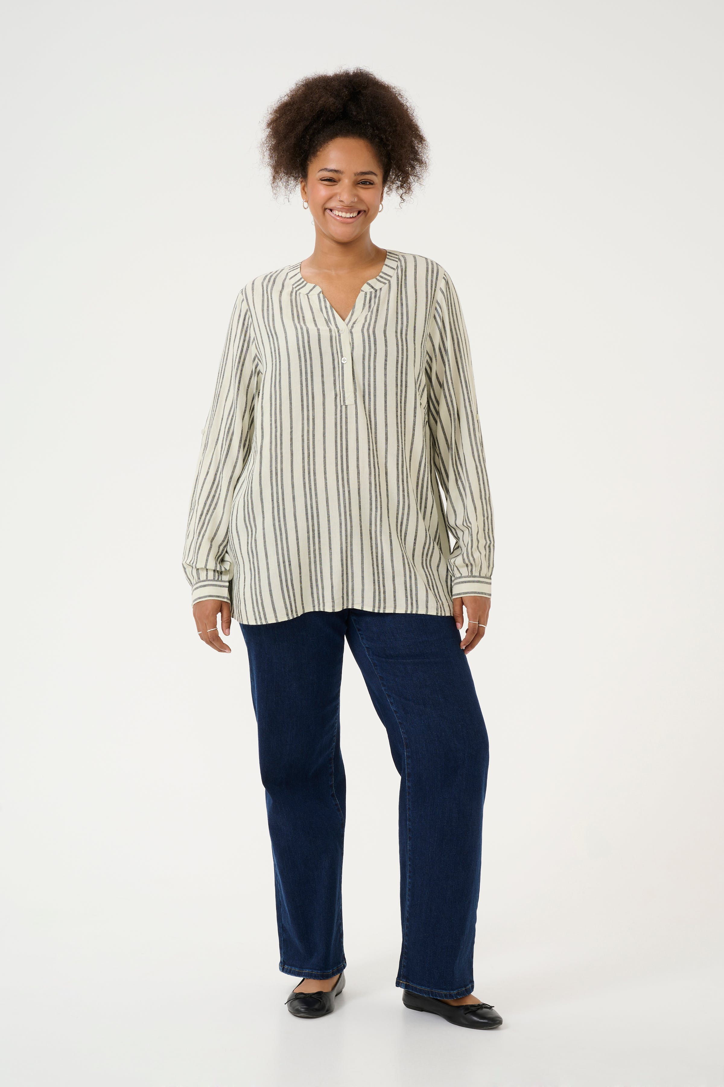 KCmille Linen Blouse LOOKBOOK FRONT 10582215-107124