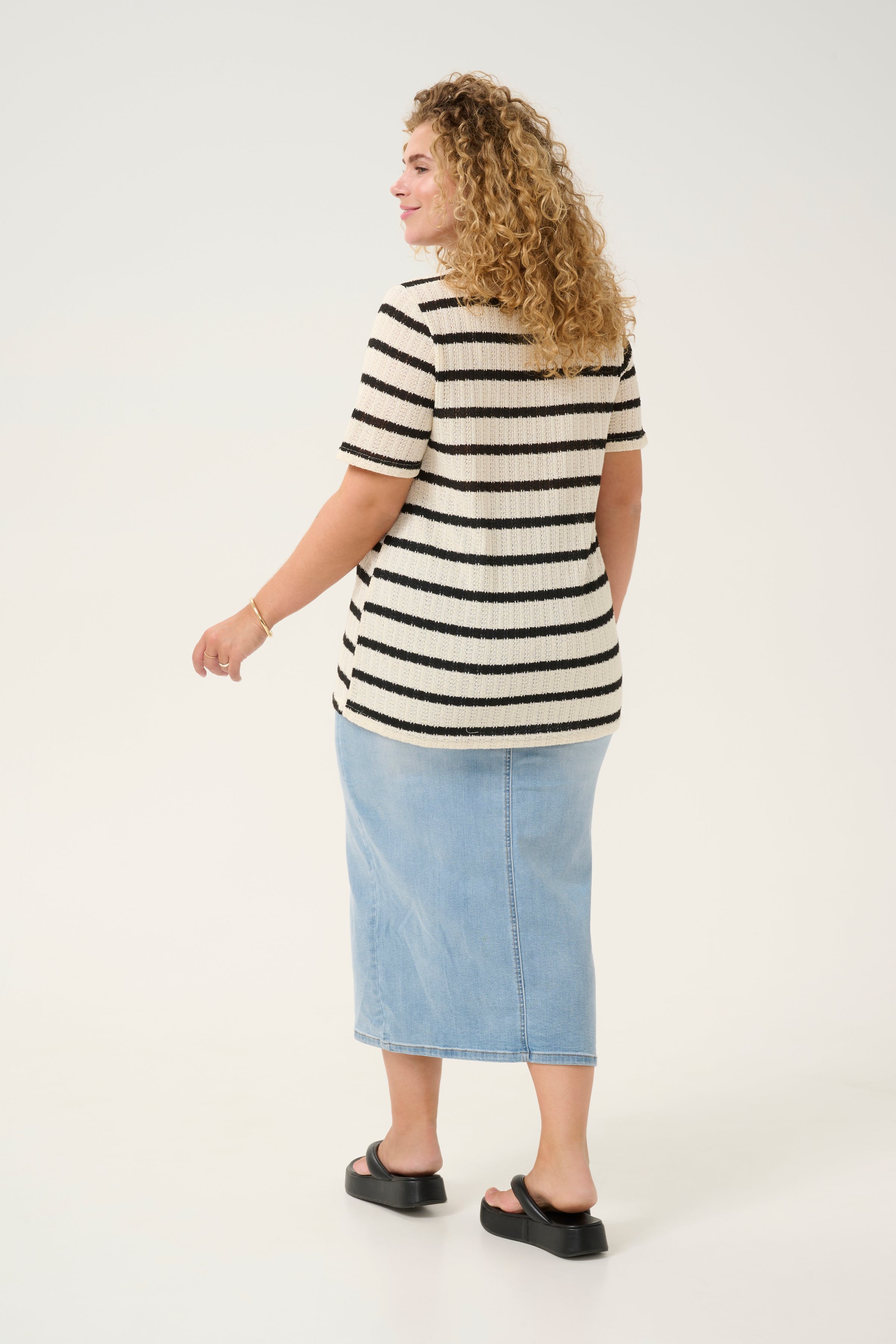 KCedina T-shirt LOOKBOOK BACK 10583235-107485