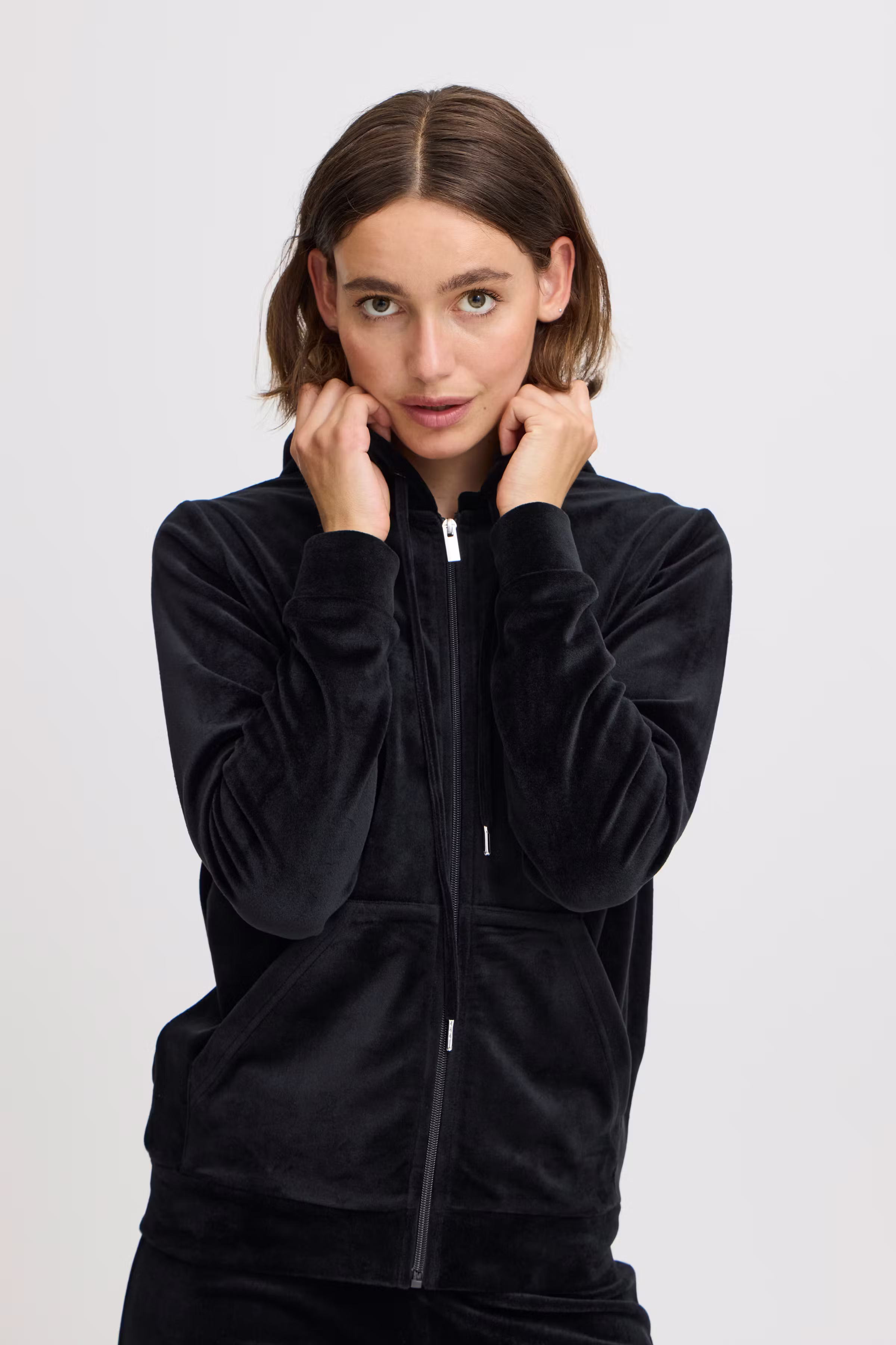 BYSTILLA Veloursett LOOKBOOK DETAIL 20816019-200451