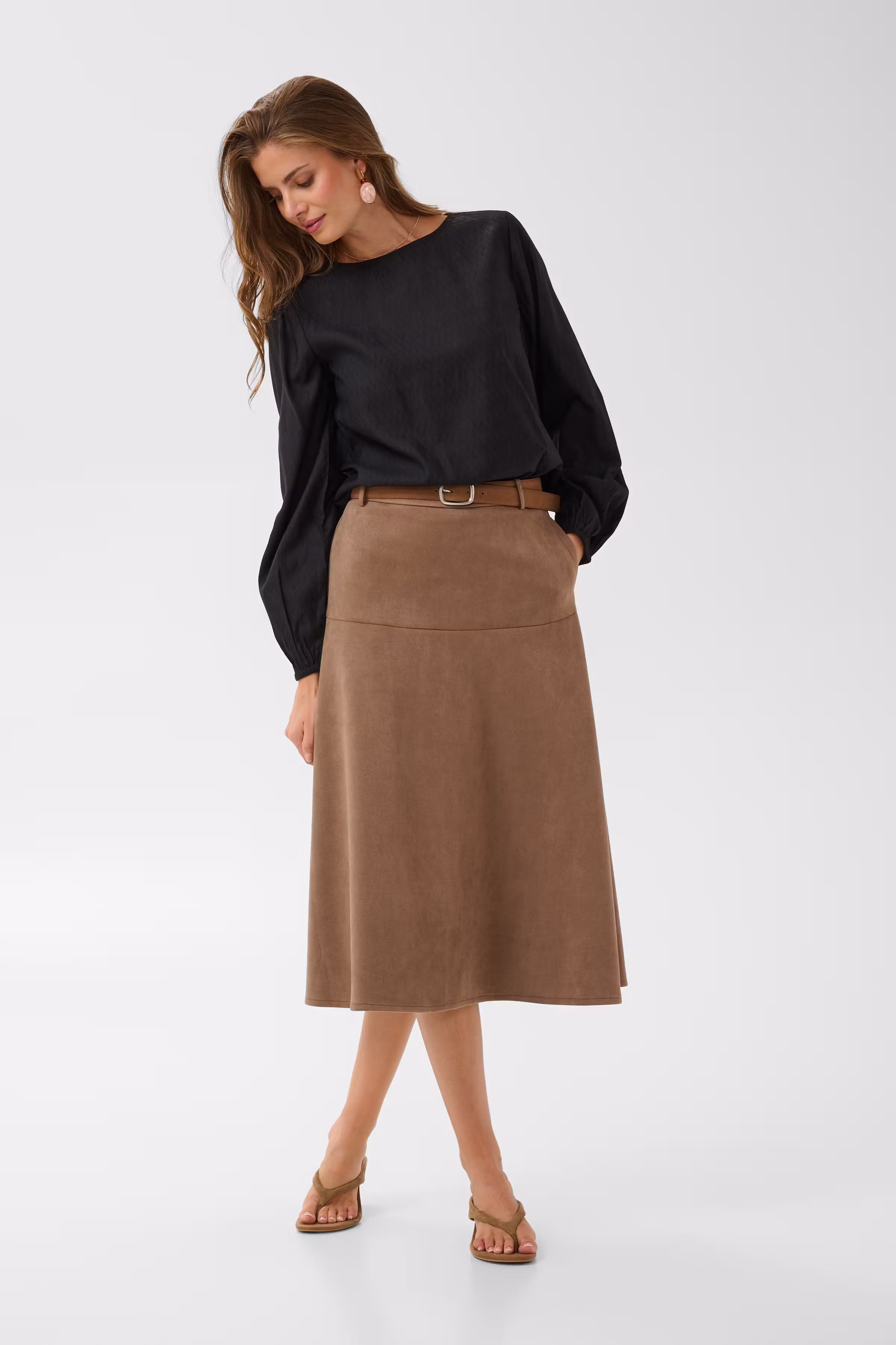 CRTrina Blouse LOOKBOOK FRONT 10615869-100120
