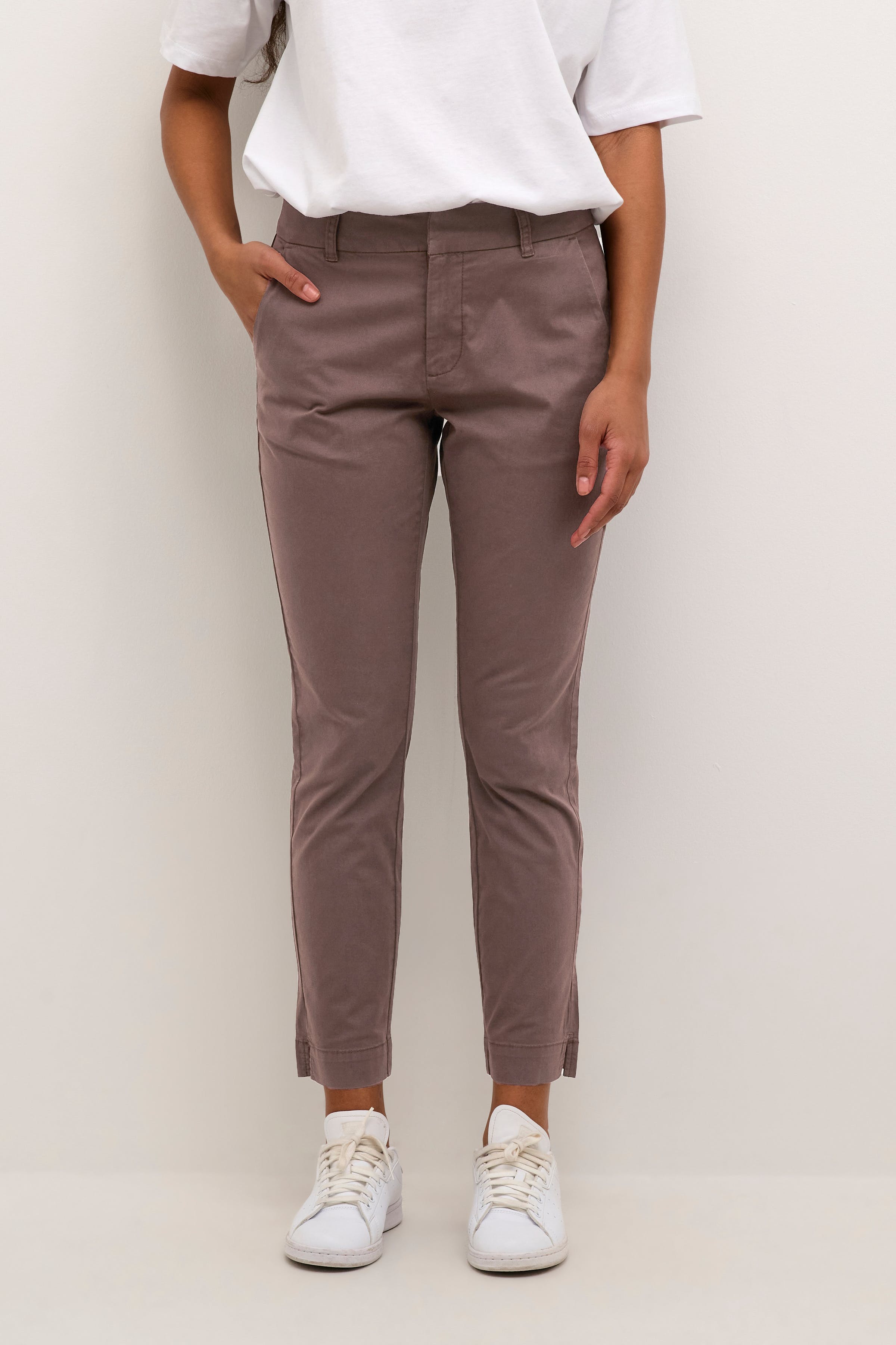 KAmette Broek LOOKBOOK FRONT 10506121-190810