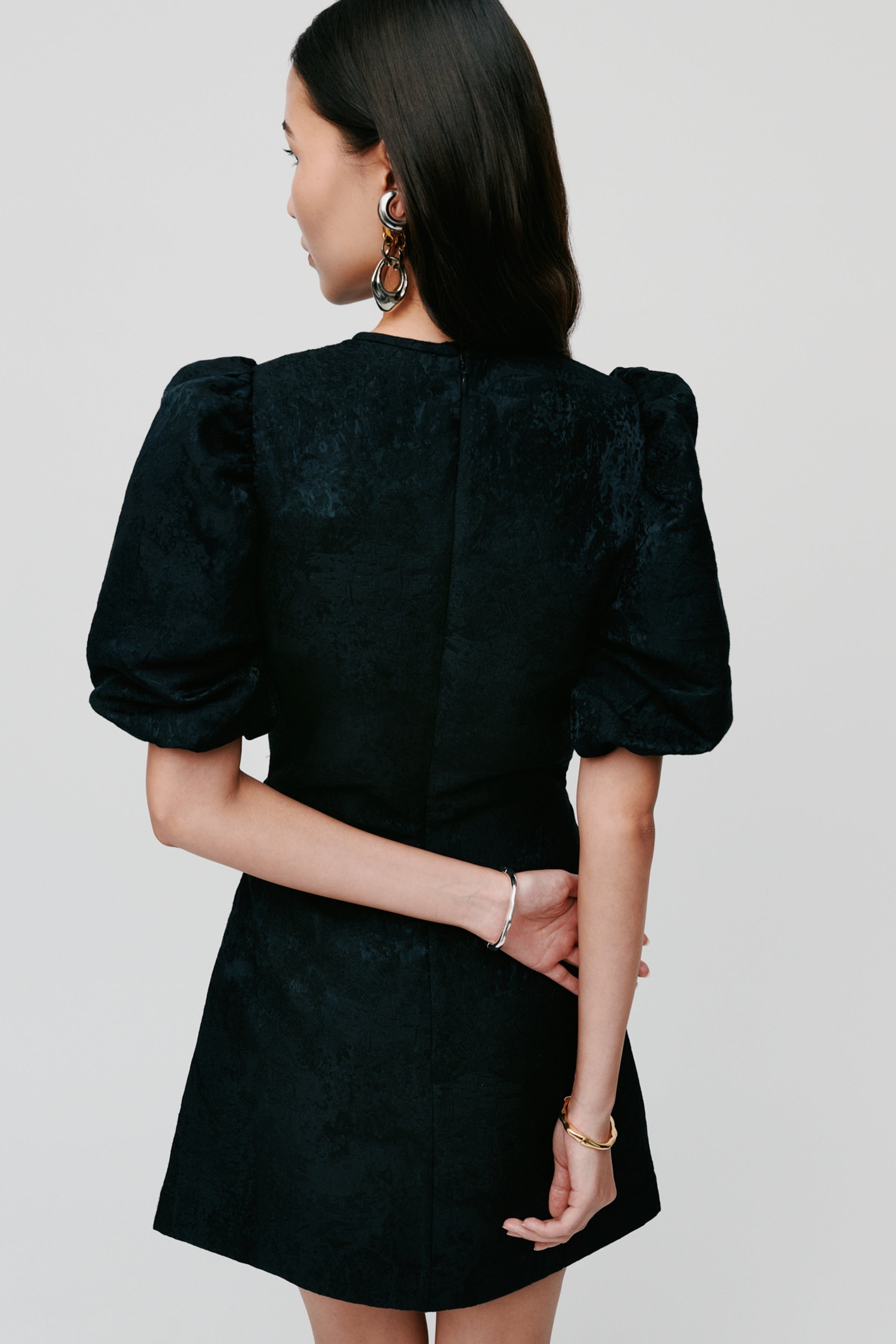 Nissa Kleid LOOKBOOK BACK 30600539-BK999