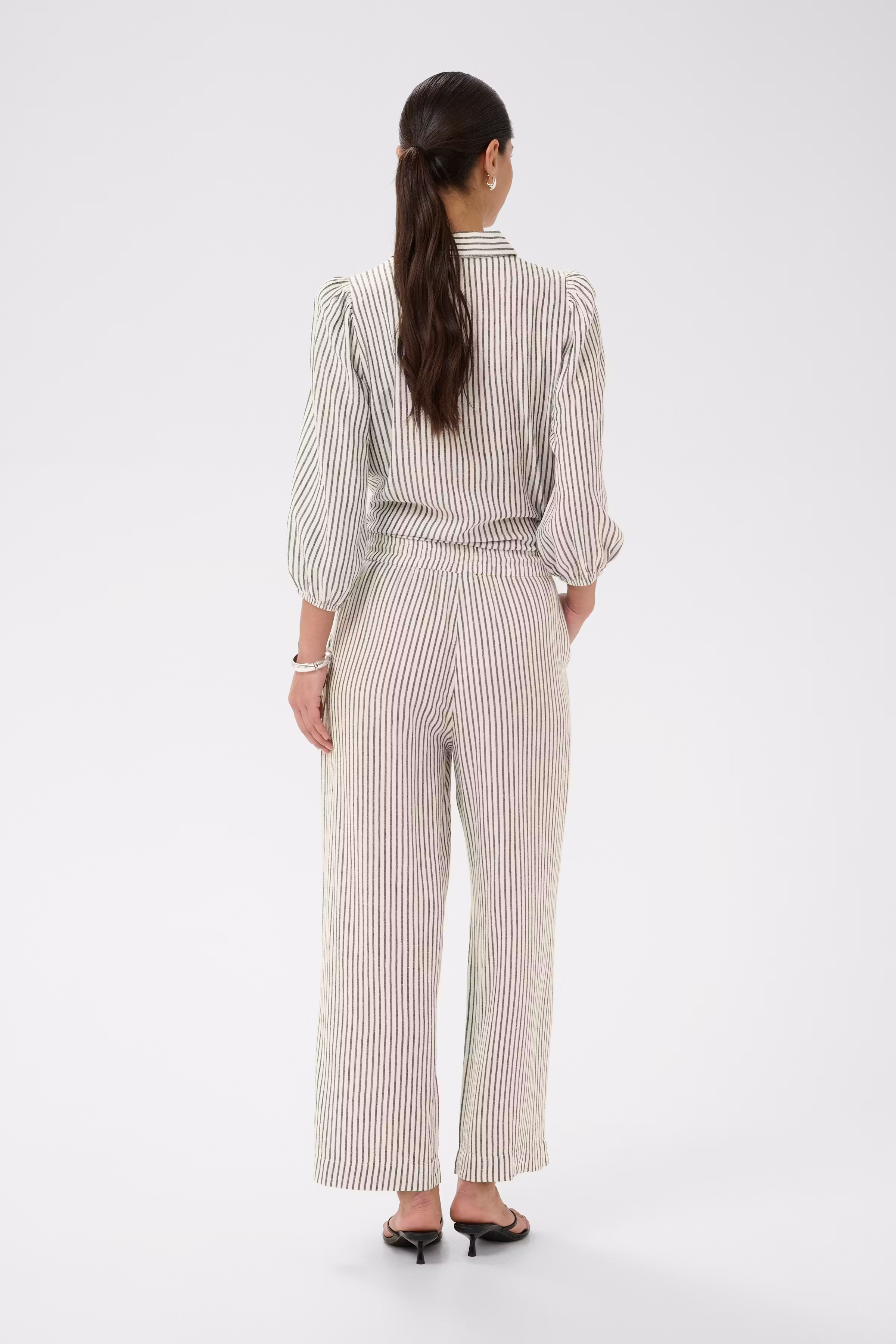 KAmilia Byxor LOOKBOOK BACK 10509666-105465