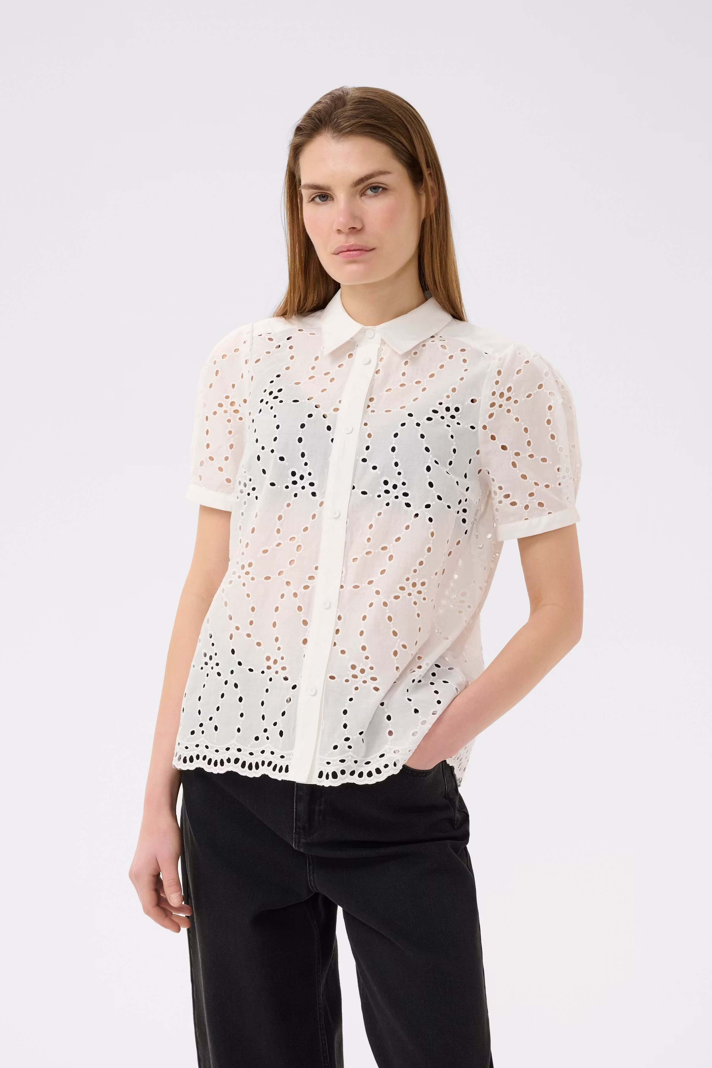 CaithIW Shirt LOOKBOOK FRONT 30111283-300001