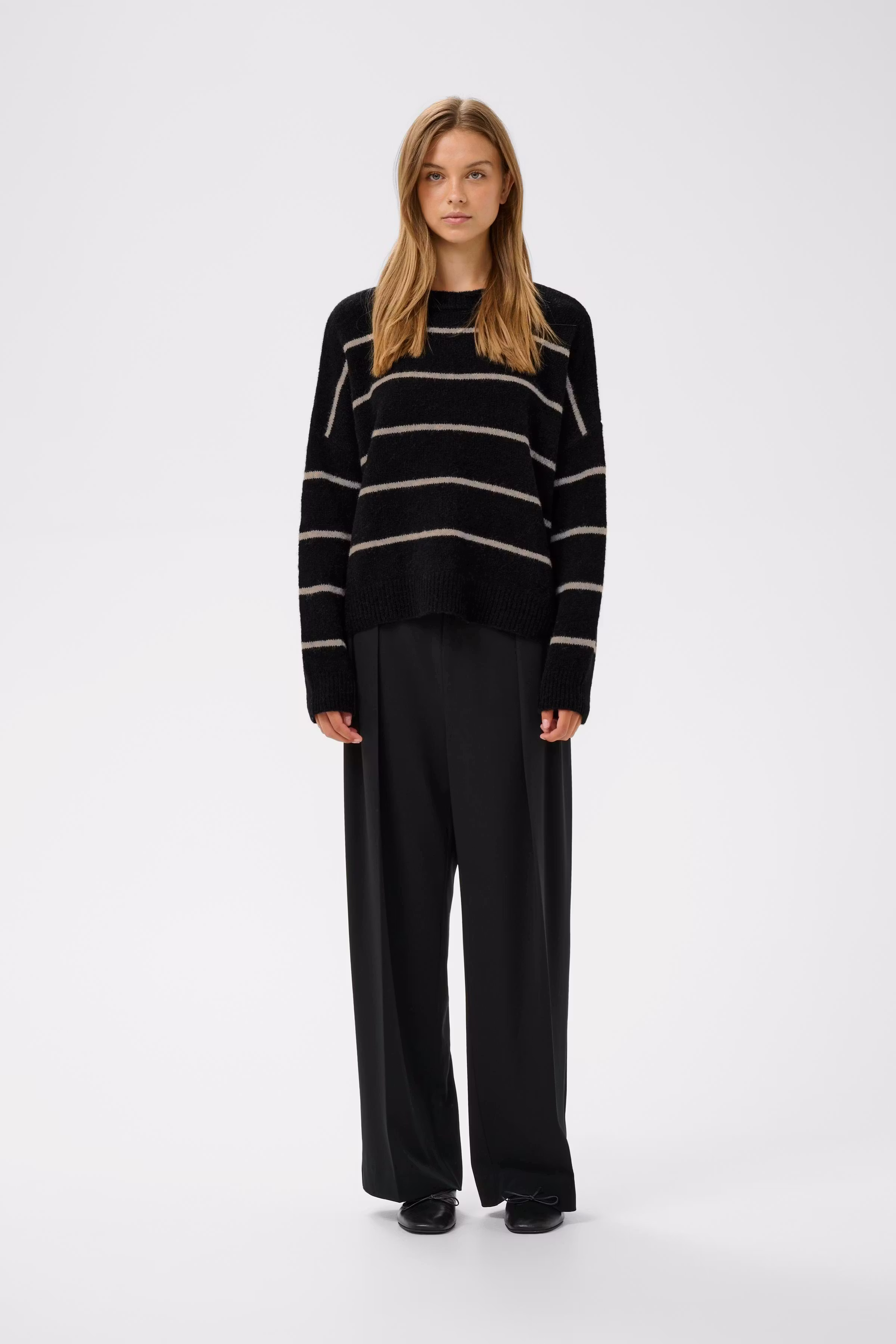 TeresaIW Pullover LOOKBOOK FRONT 30111188-300286