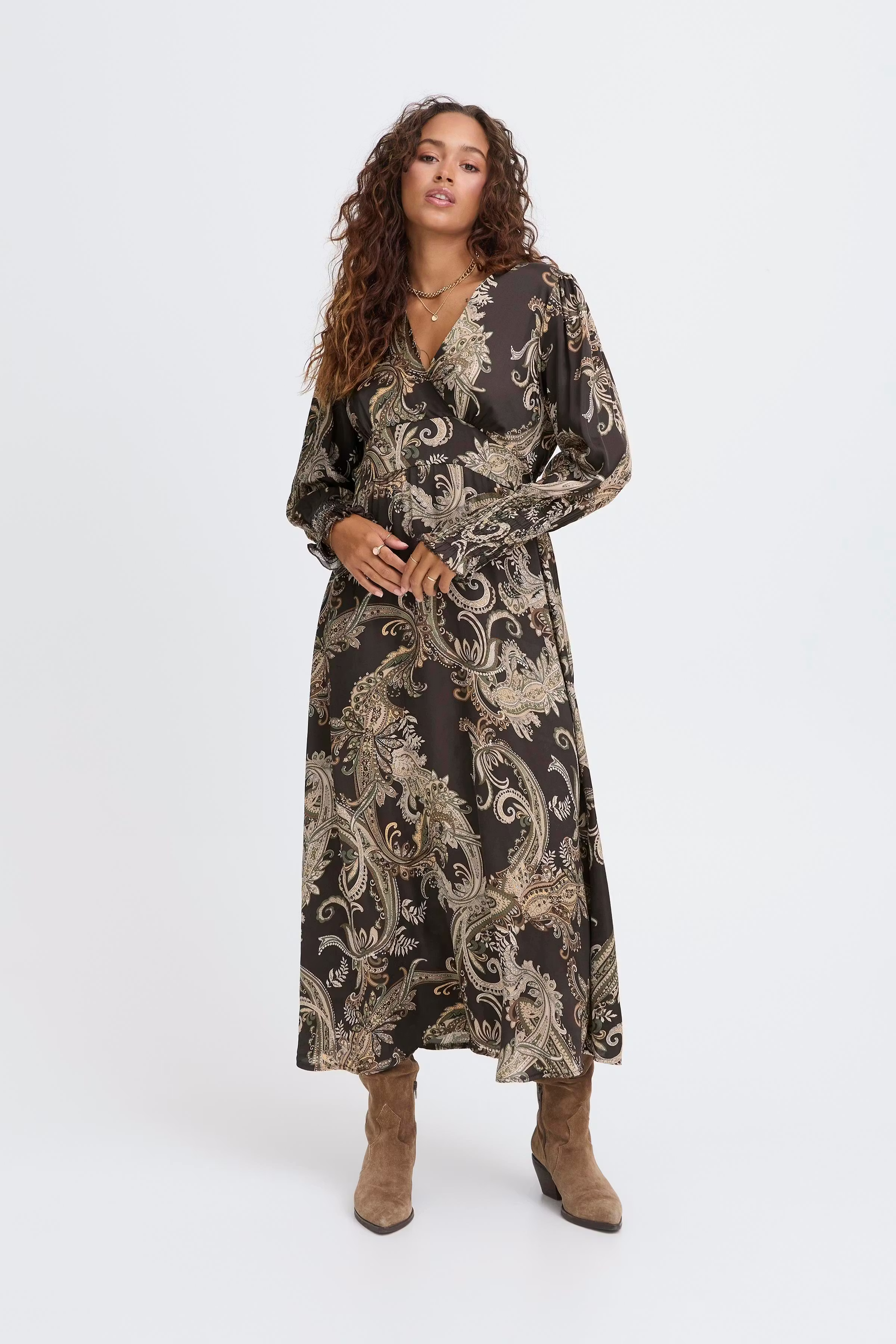 SBOLIVIA Kjole LOOKBOOK FRONT 22101105-191109
