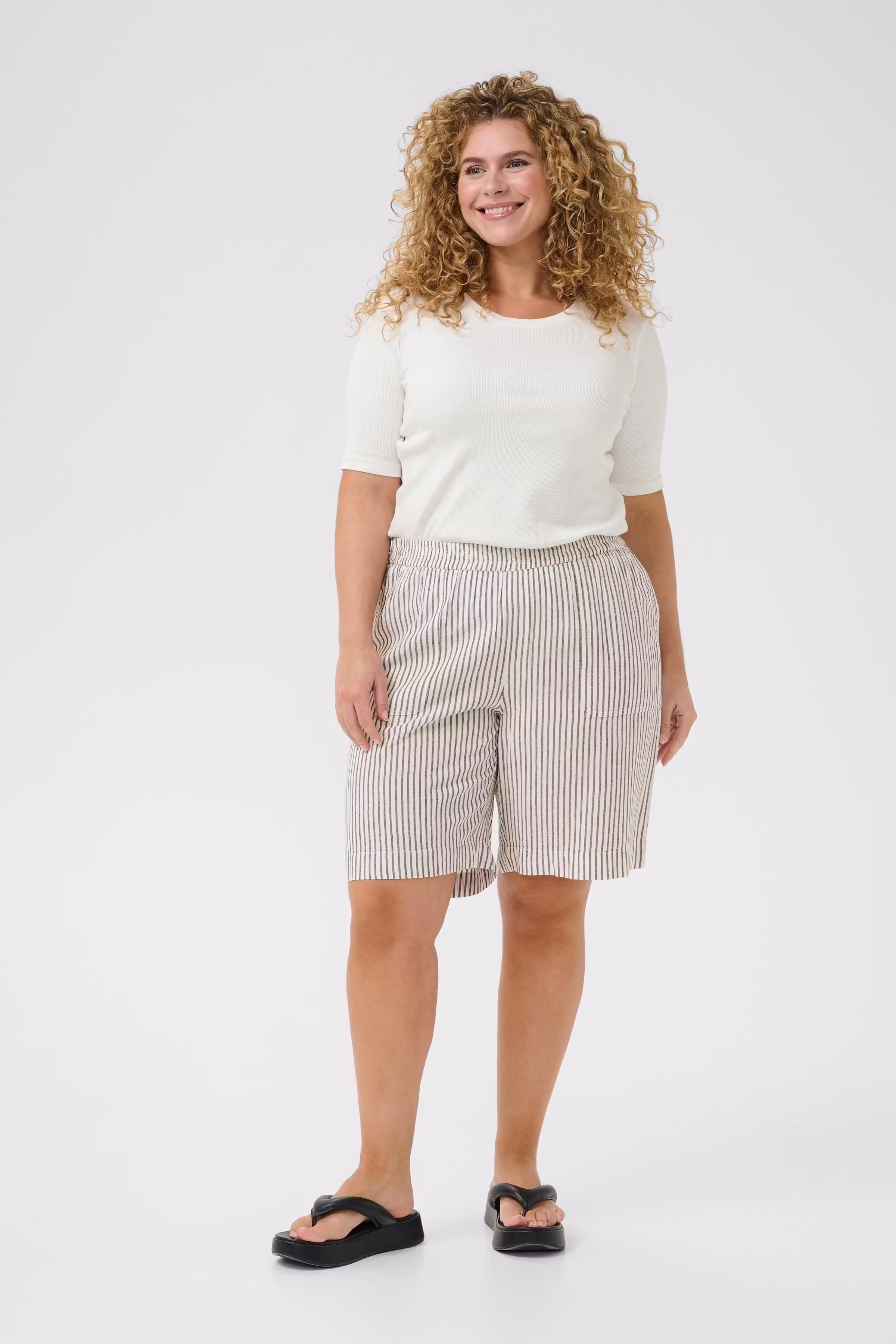 KCmille Linen Shorts LOOKBOOK FRONT 10583099-107749