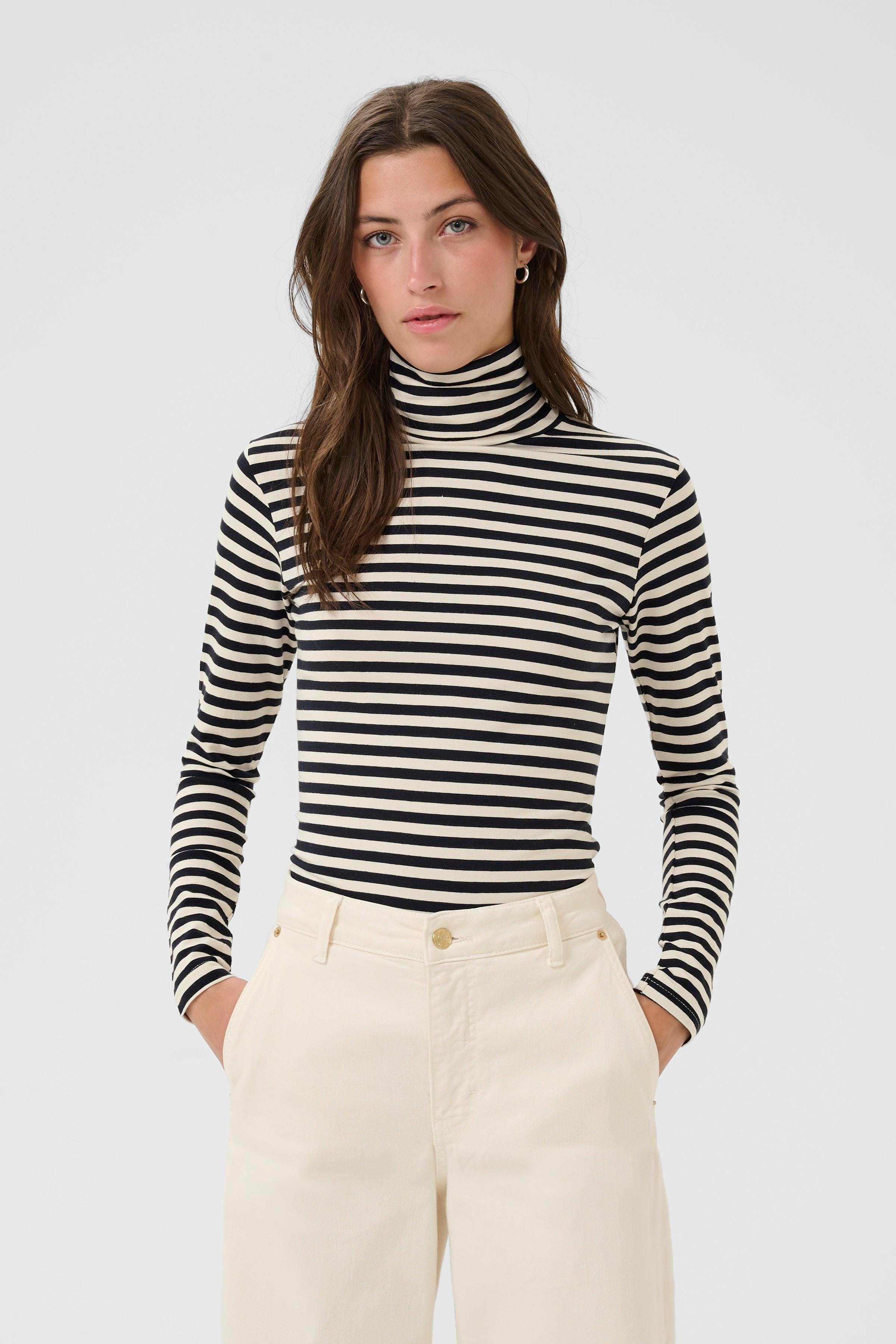 EfinasPW T-shirt LOOKBOOK FRONT 30309923-304268