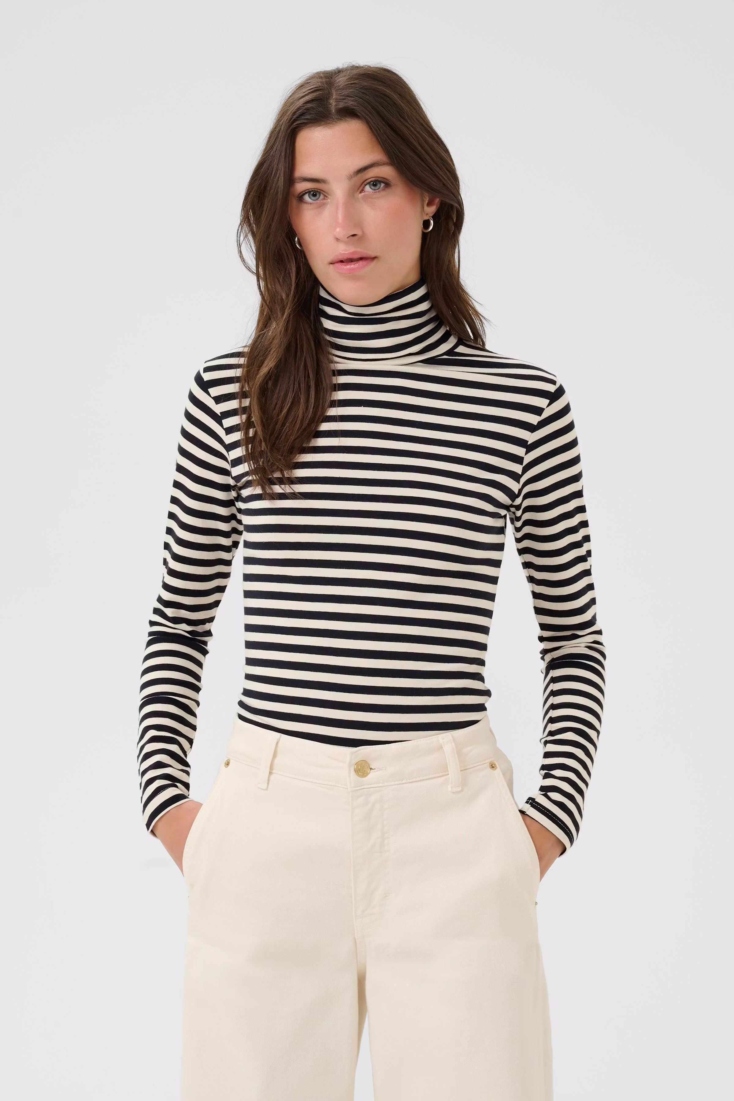 EfinasPW T-shirt LOOKBOOK FRONT 30309923-304268