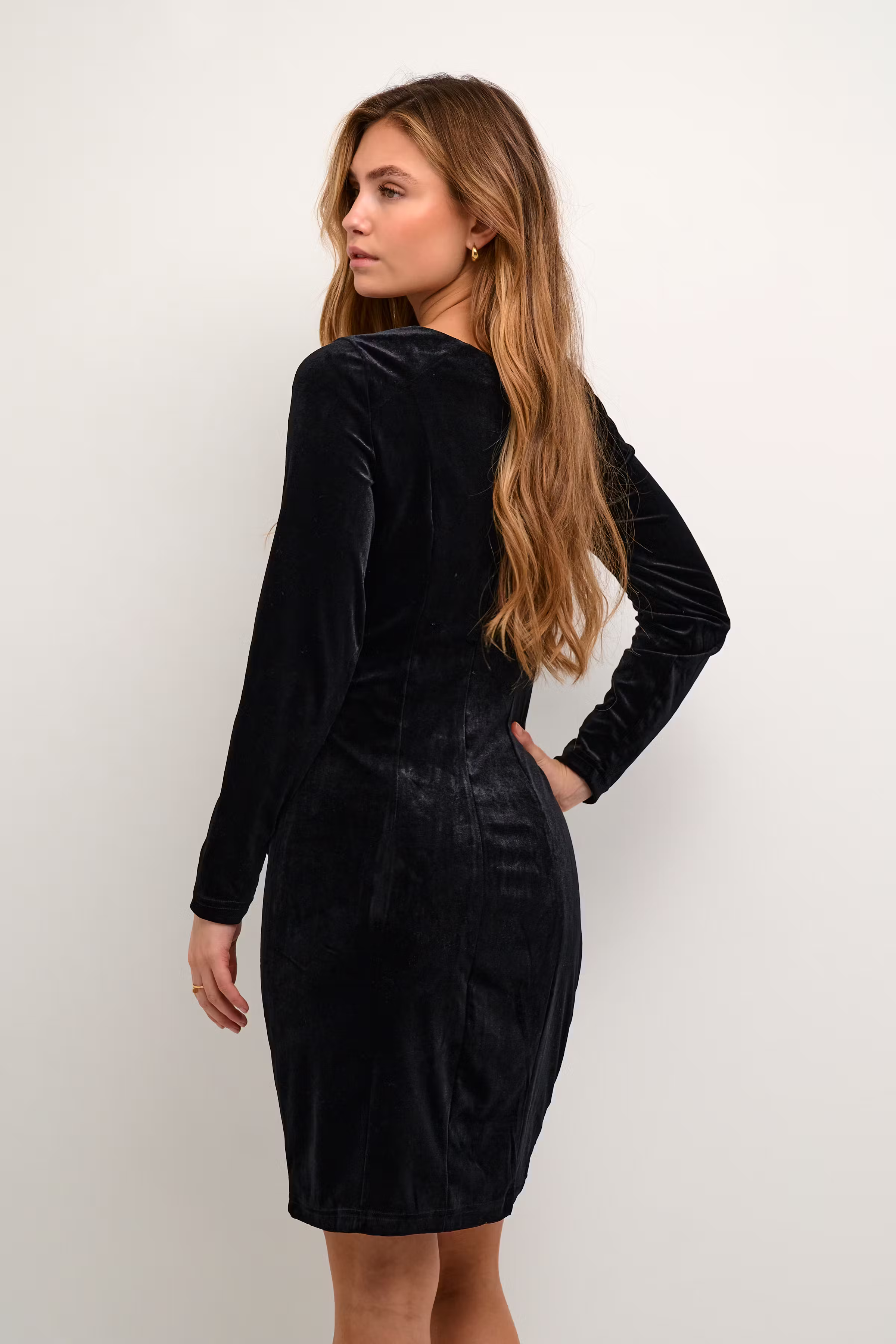 Kelly Velourkleid LOOKBOOK BACK 10501495-100121