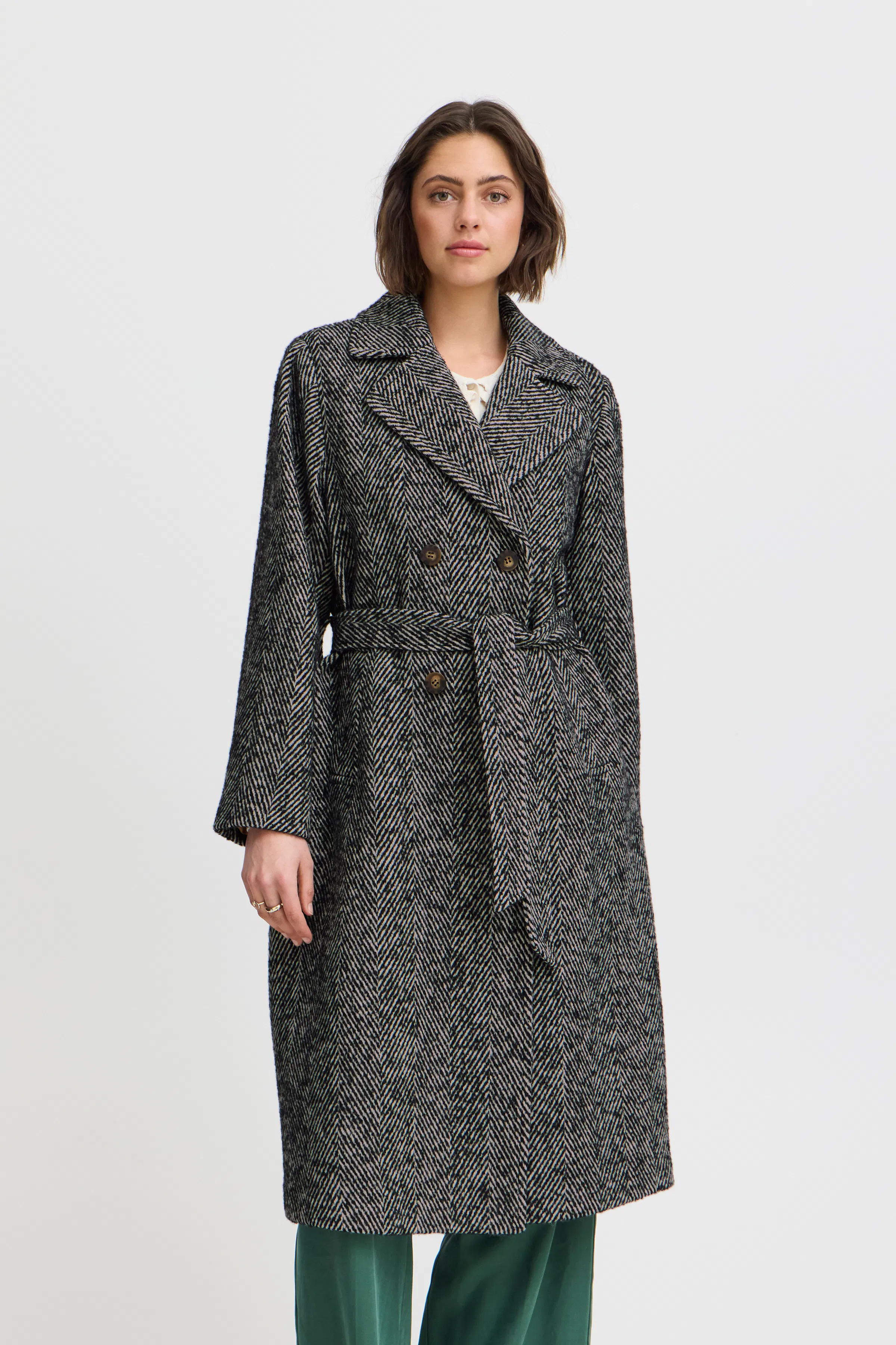 IRJESSE Oberbekleidung LOOKBOOK FRONT 20120925-203158