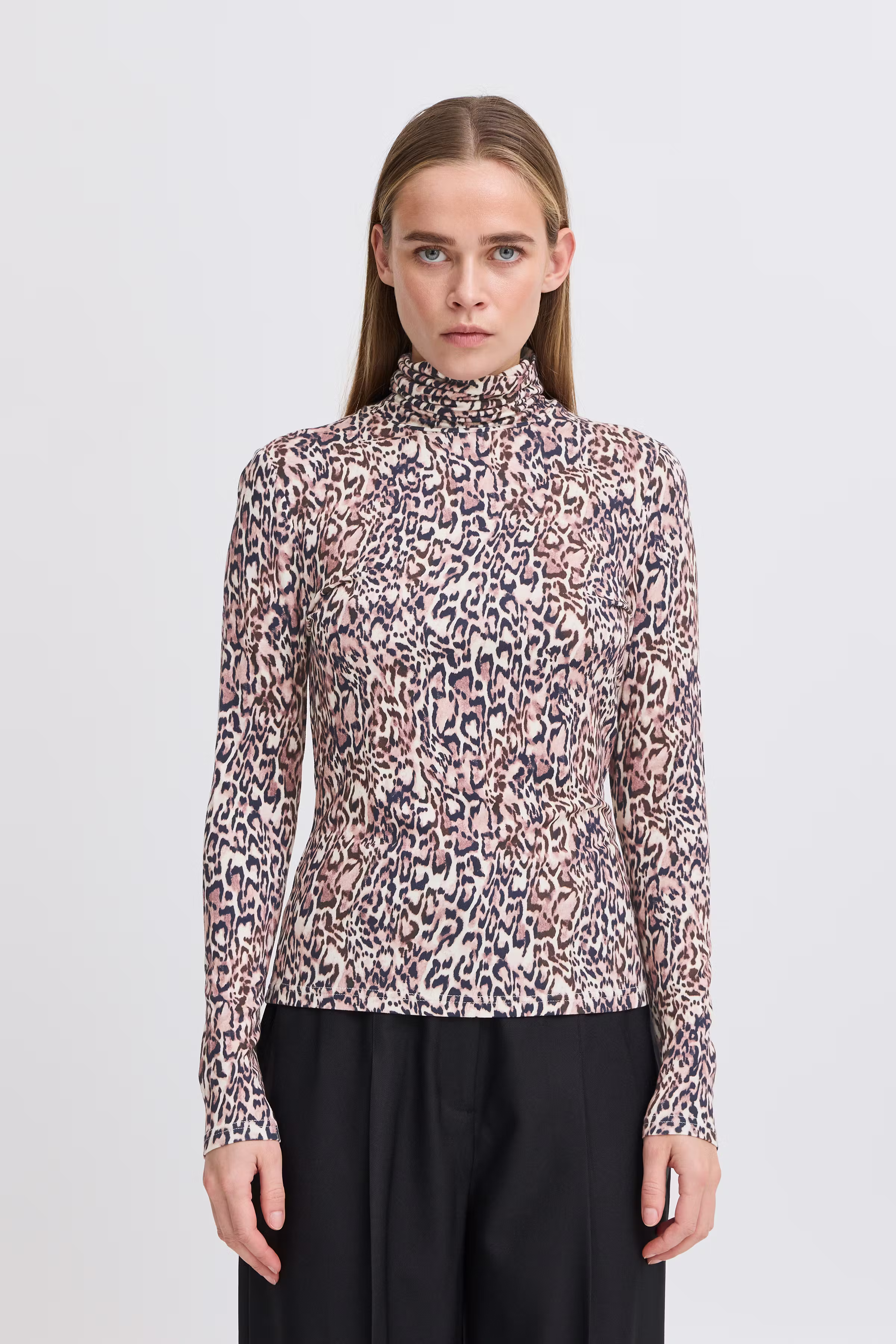 IHNAVA Langermet T-shirt LOOKBOOK FRONT 20122589-203979