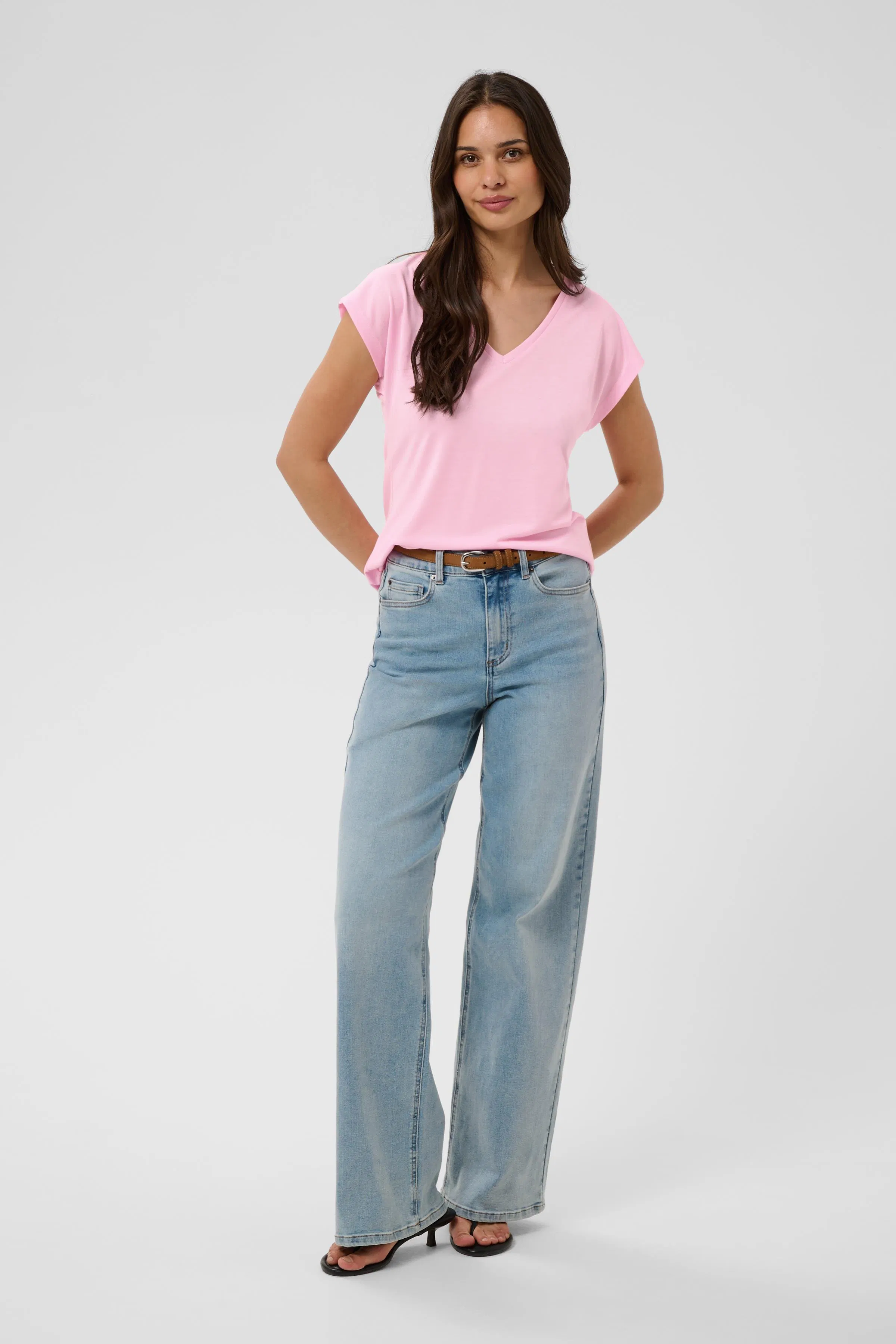 KAlise T-shirt LOOKBOOK FRONT 10504040-132805