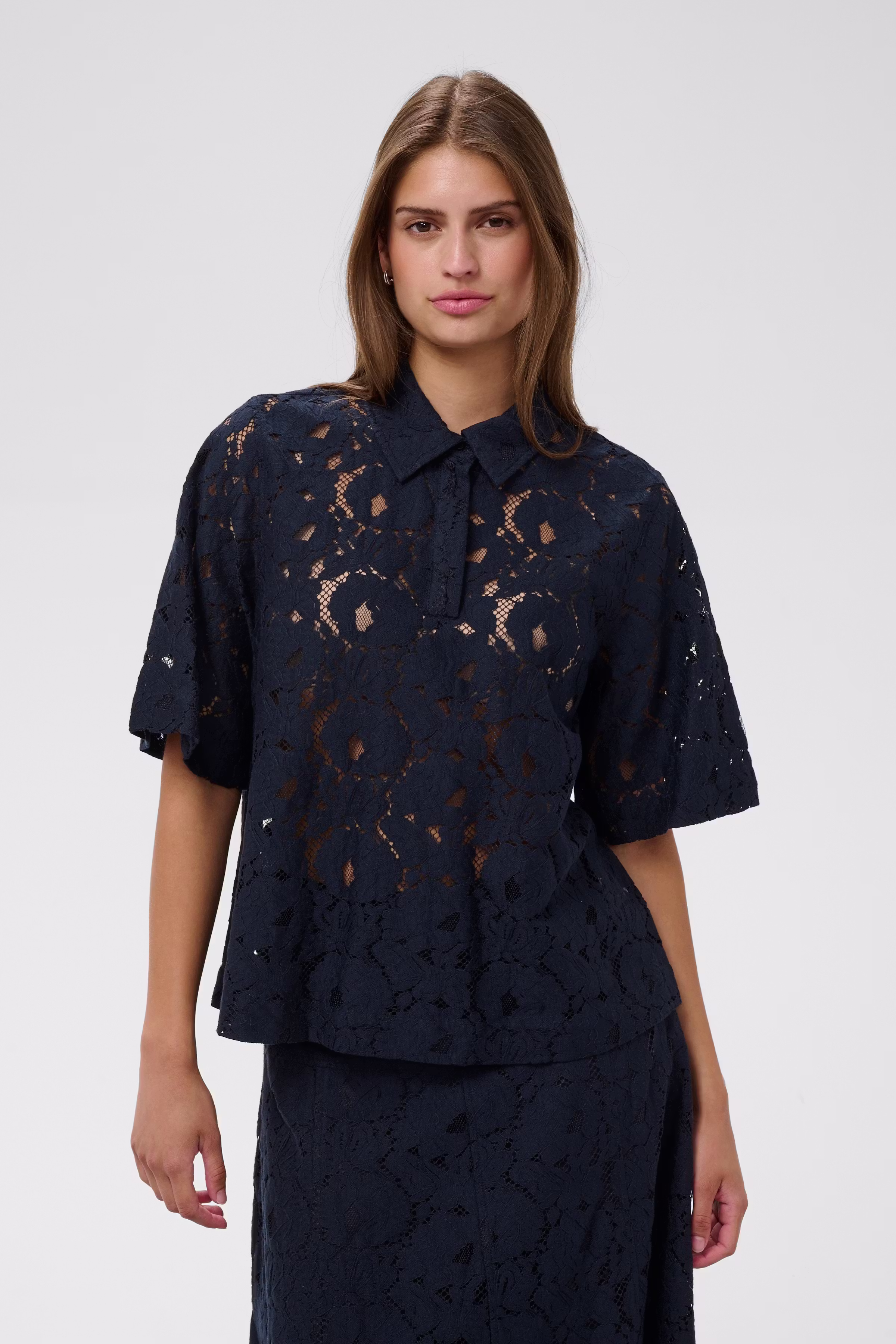 SLTaya Bluse LOOKBOOK FRONT 30408629-193924