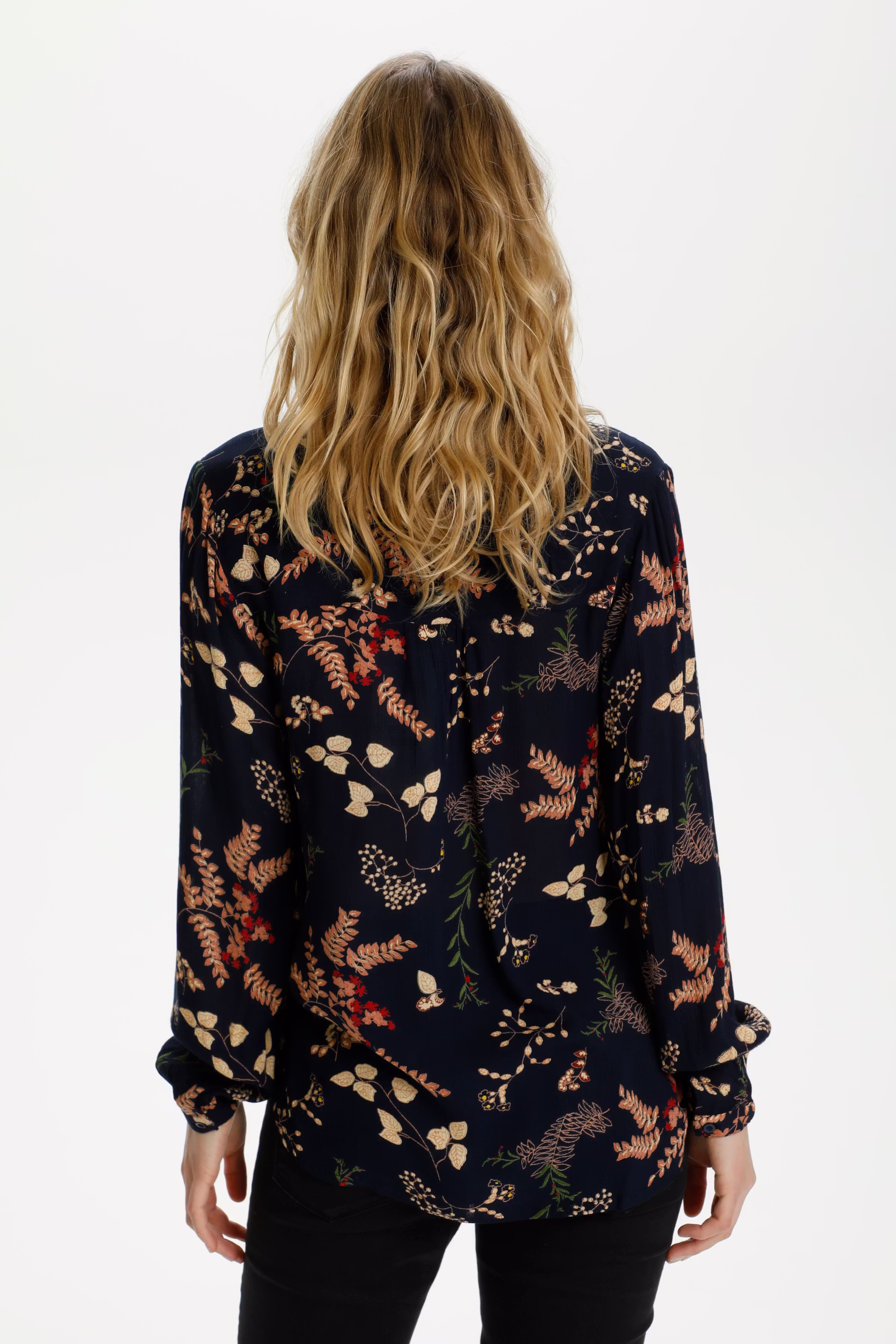 KAhelen Bluse LOOKBOOK BACK 10504059-52737