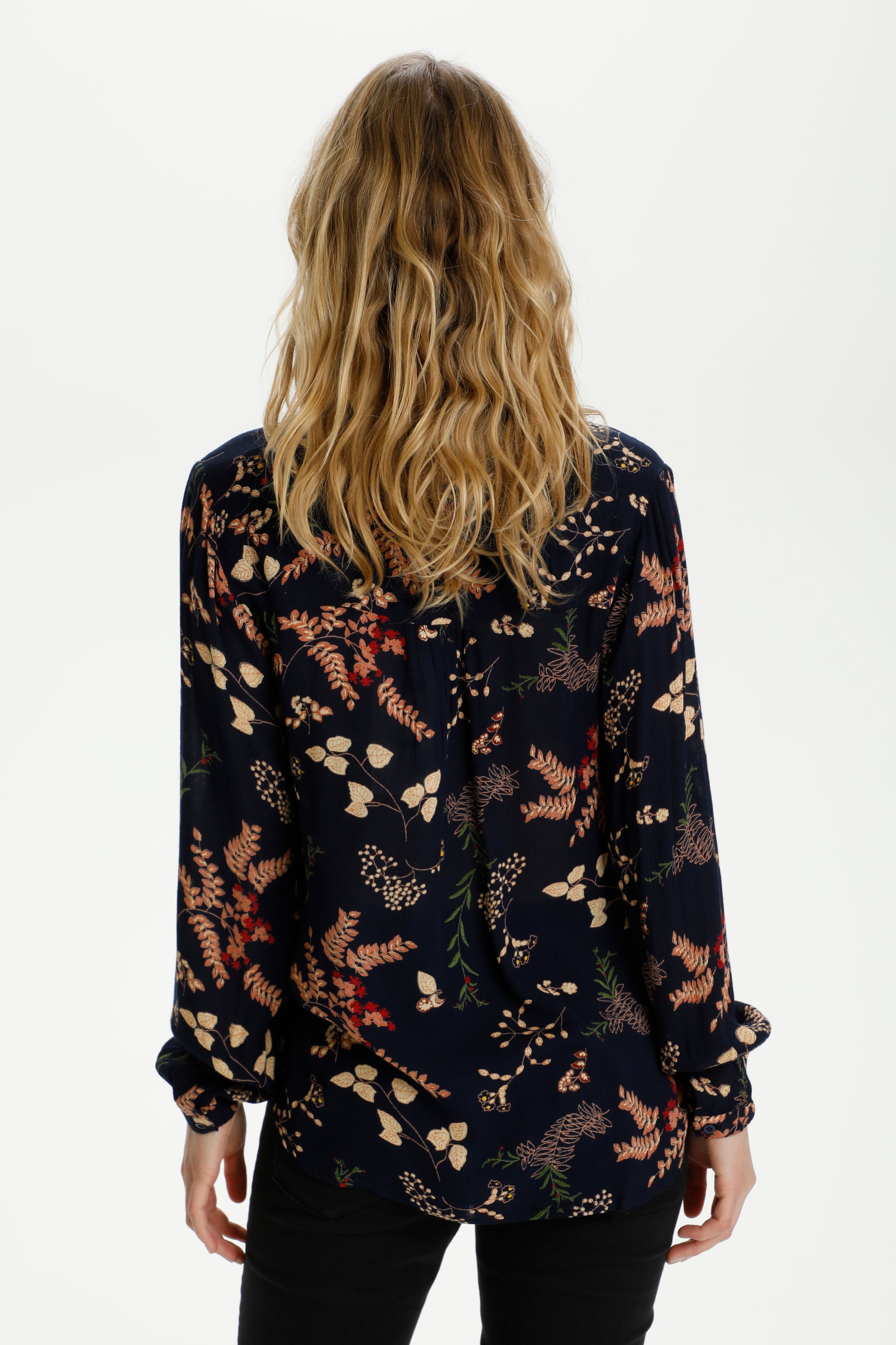 KAhelen Bluse LOOKBOOK BACK 10504059-52737