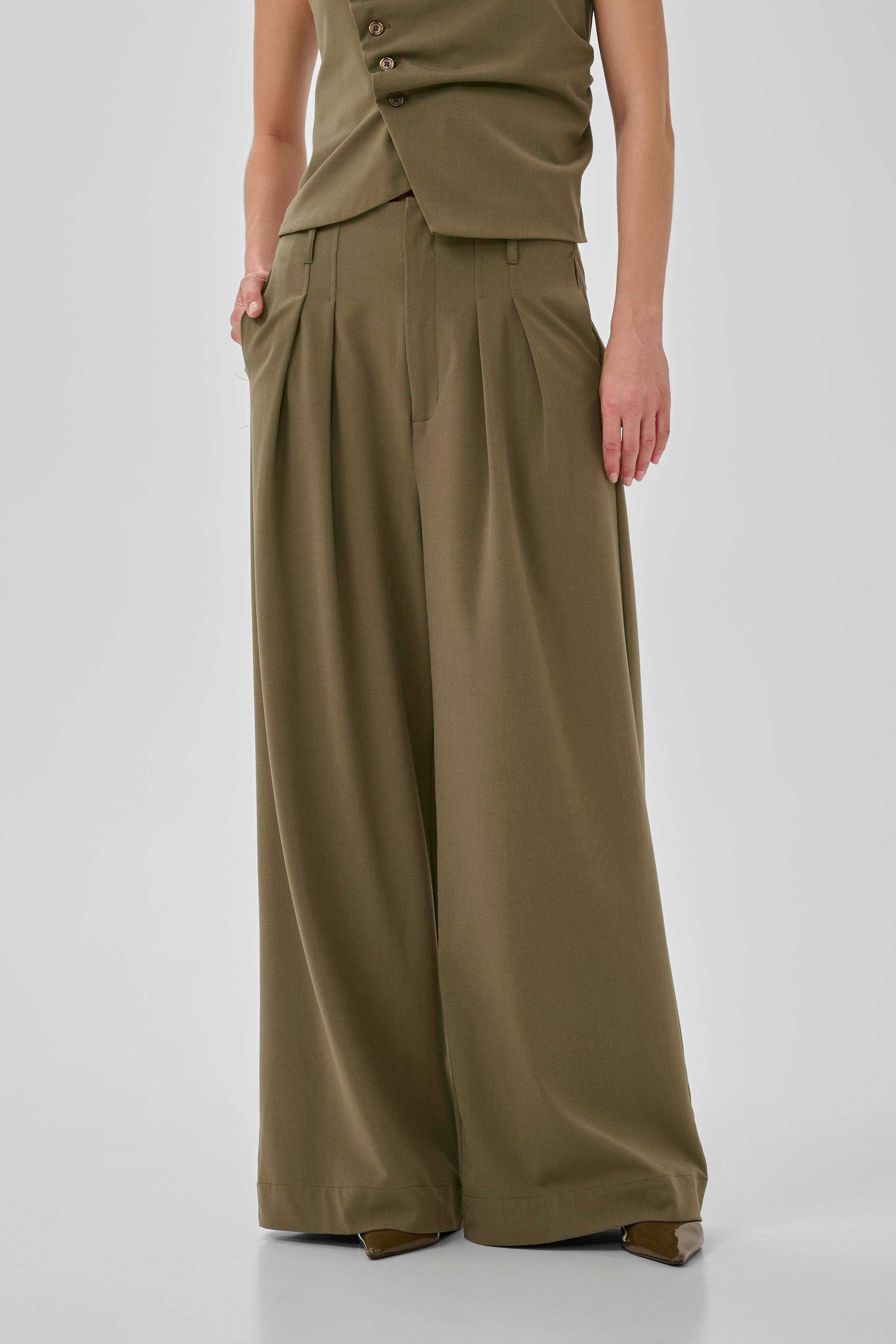 MWHace Trousers LOOKBOOK FRONT 10705407-180820