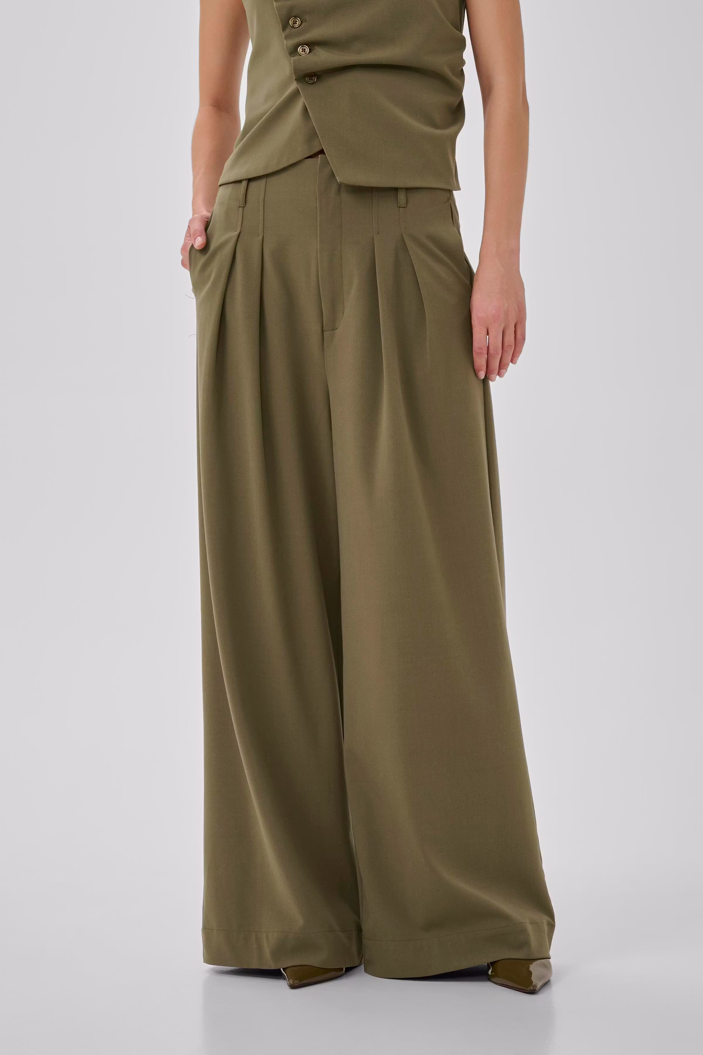 MWHace Trousers LOOKBOOK FRONT 10705407-180820