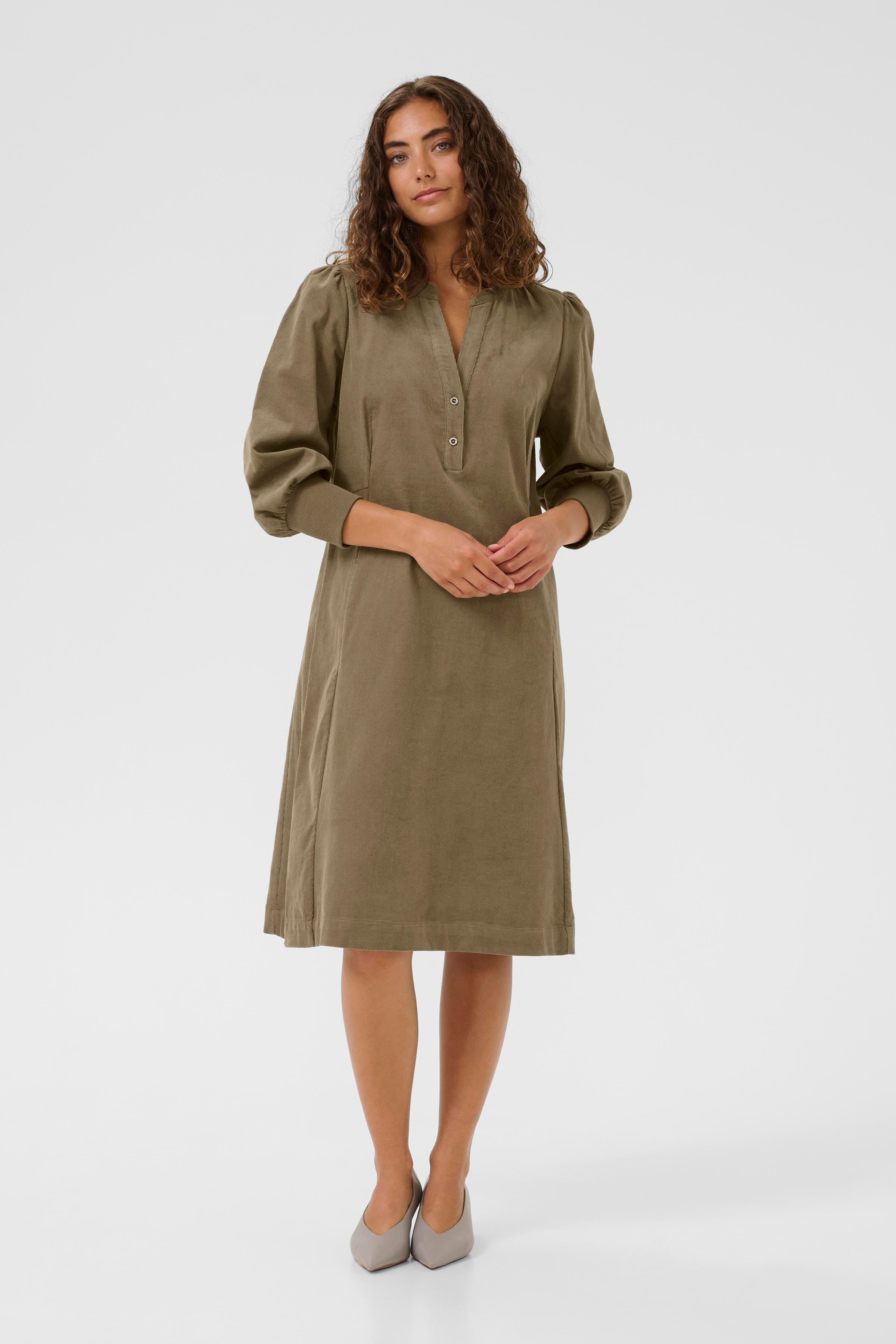 CUrhaena Corduroy jurk LOOKBOOK FRONT 50112284-171310