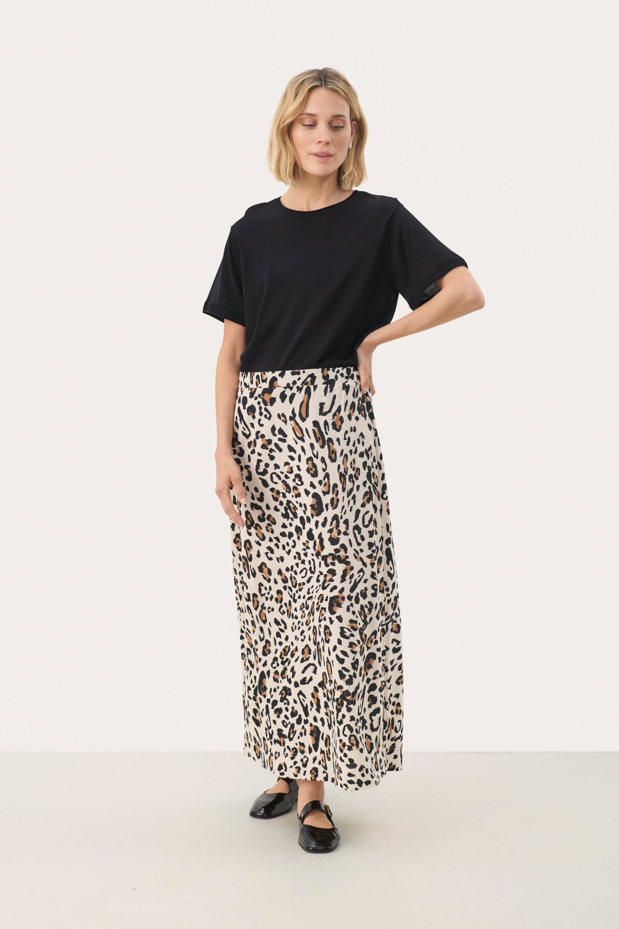 TrudiPW Kjol LOOKBOOK FRONT 30309847-303987