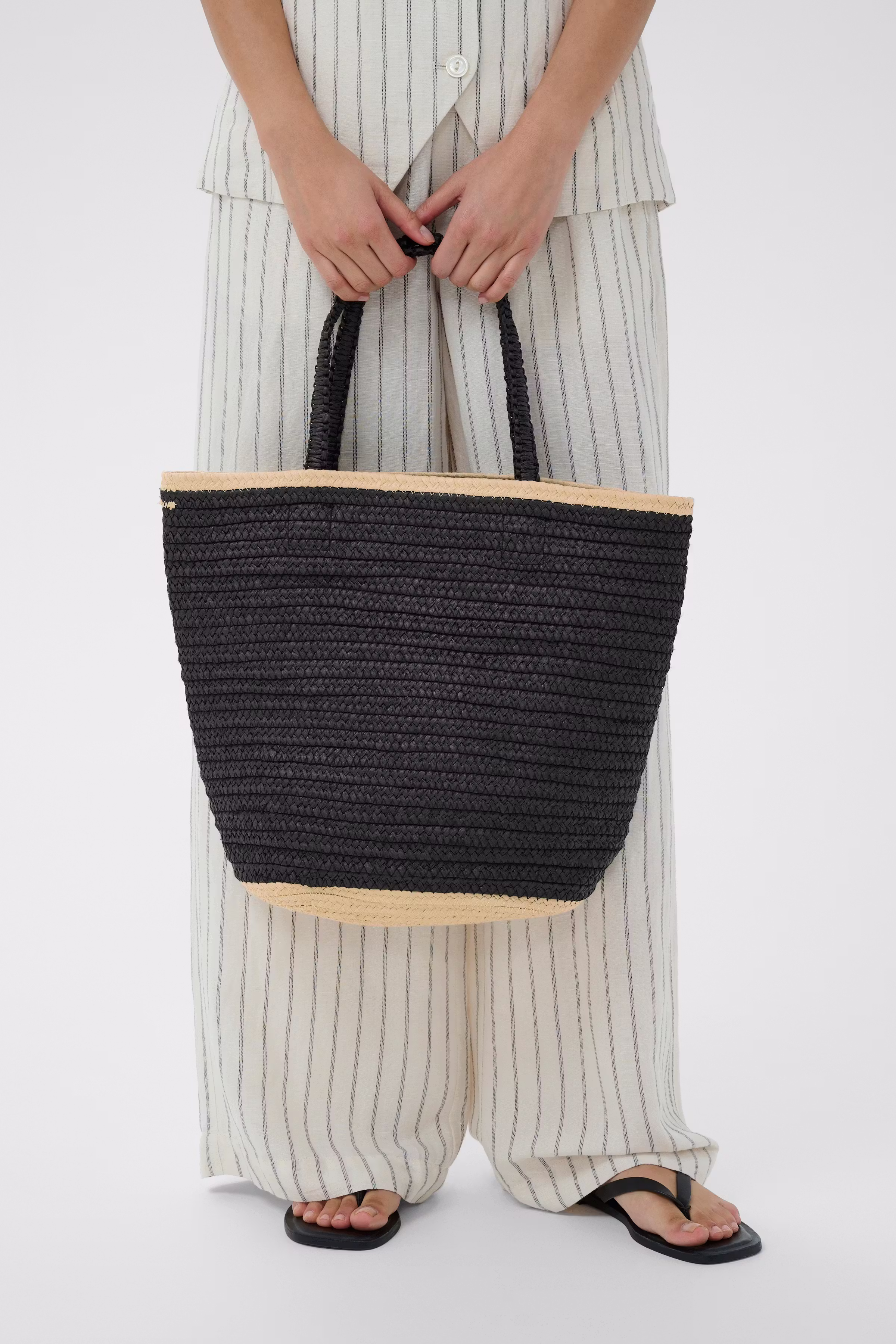 BiggePW Bag LOOKBOOK FRONT 30310598-304986