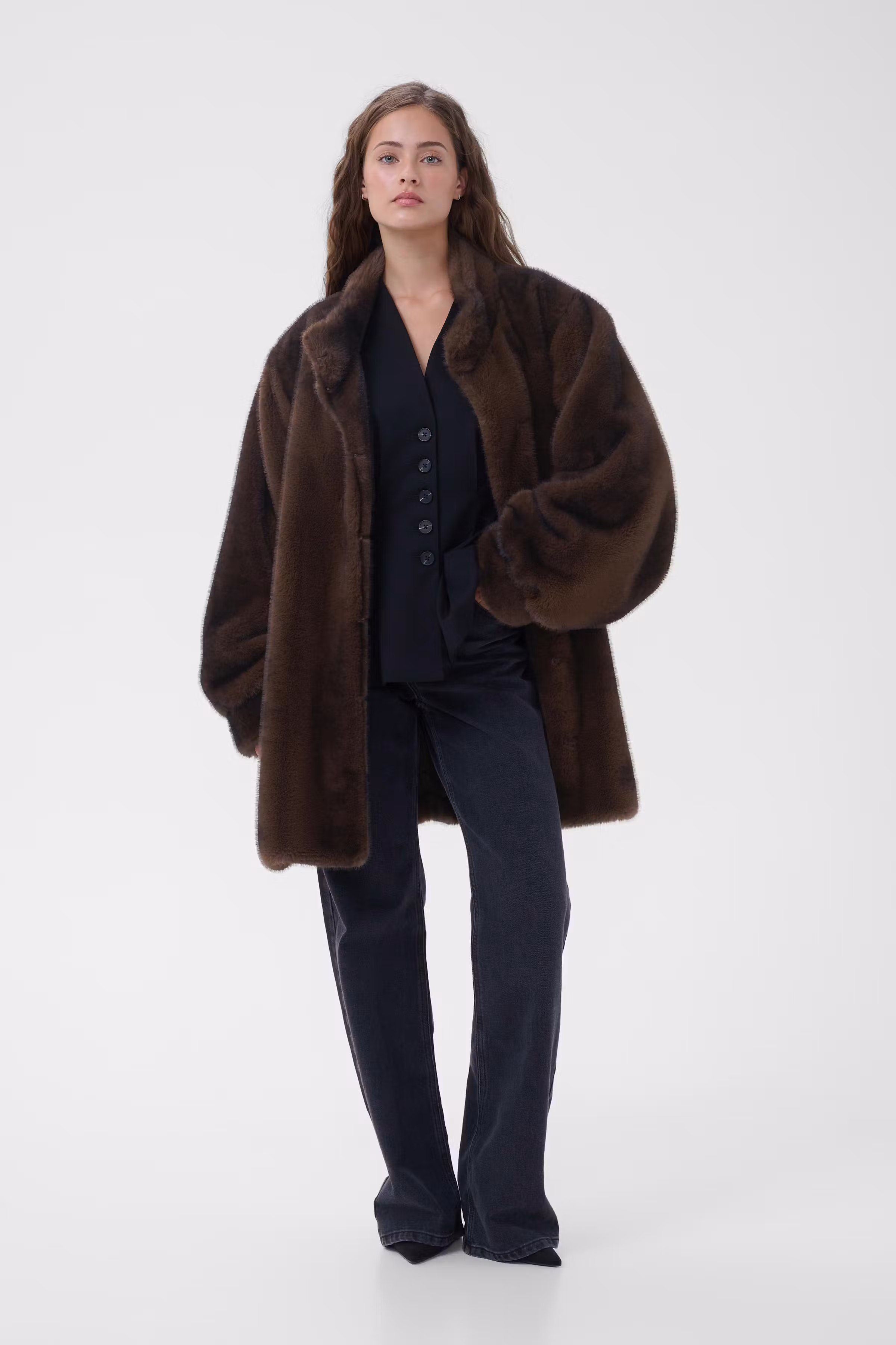 MWEaston Kunstfelljacke LOOKBOOK FRONT 10705842-191103