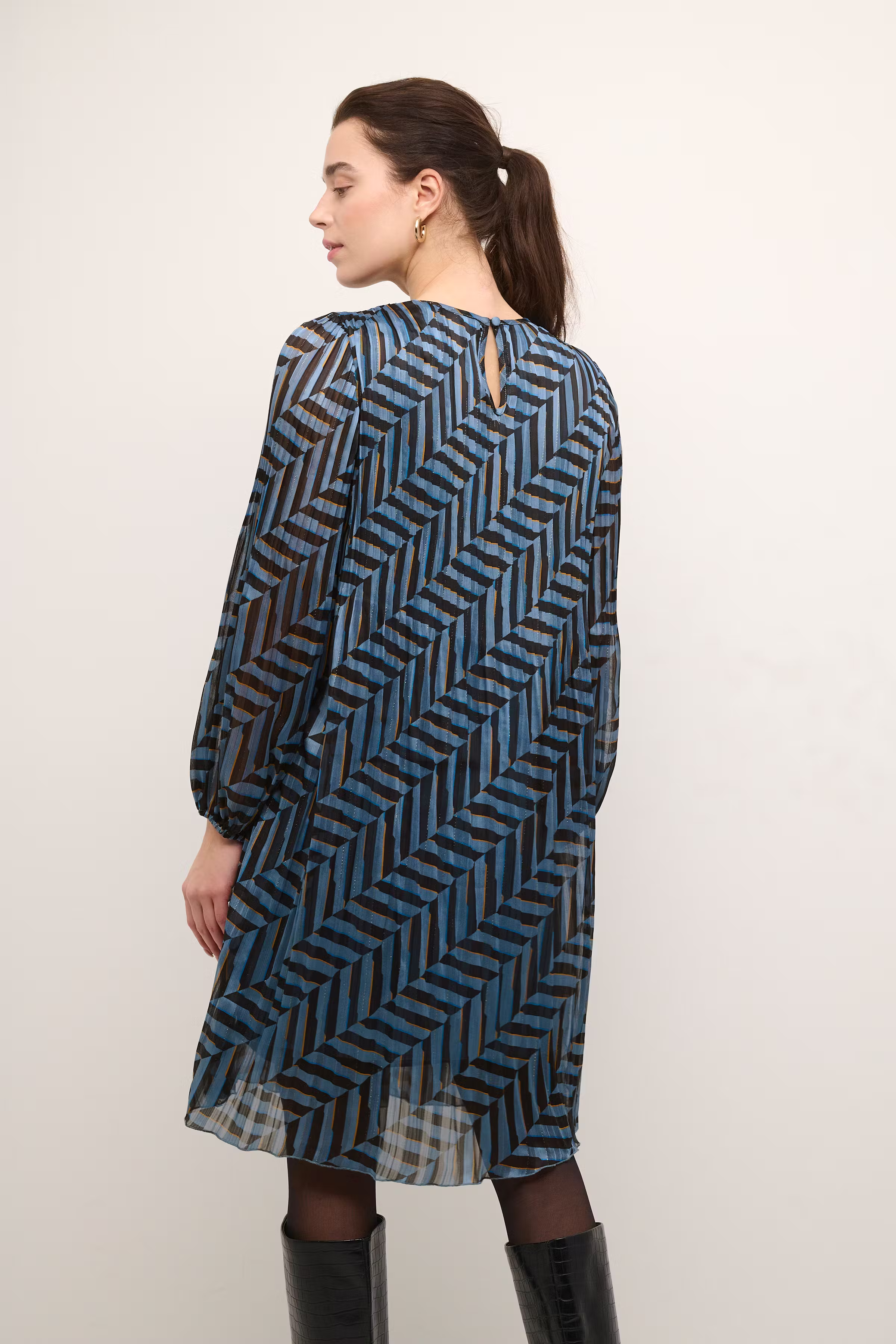 CRVilda Robe LOOKBOOK BACK 10610795-103601