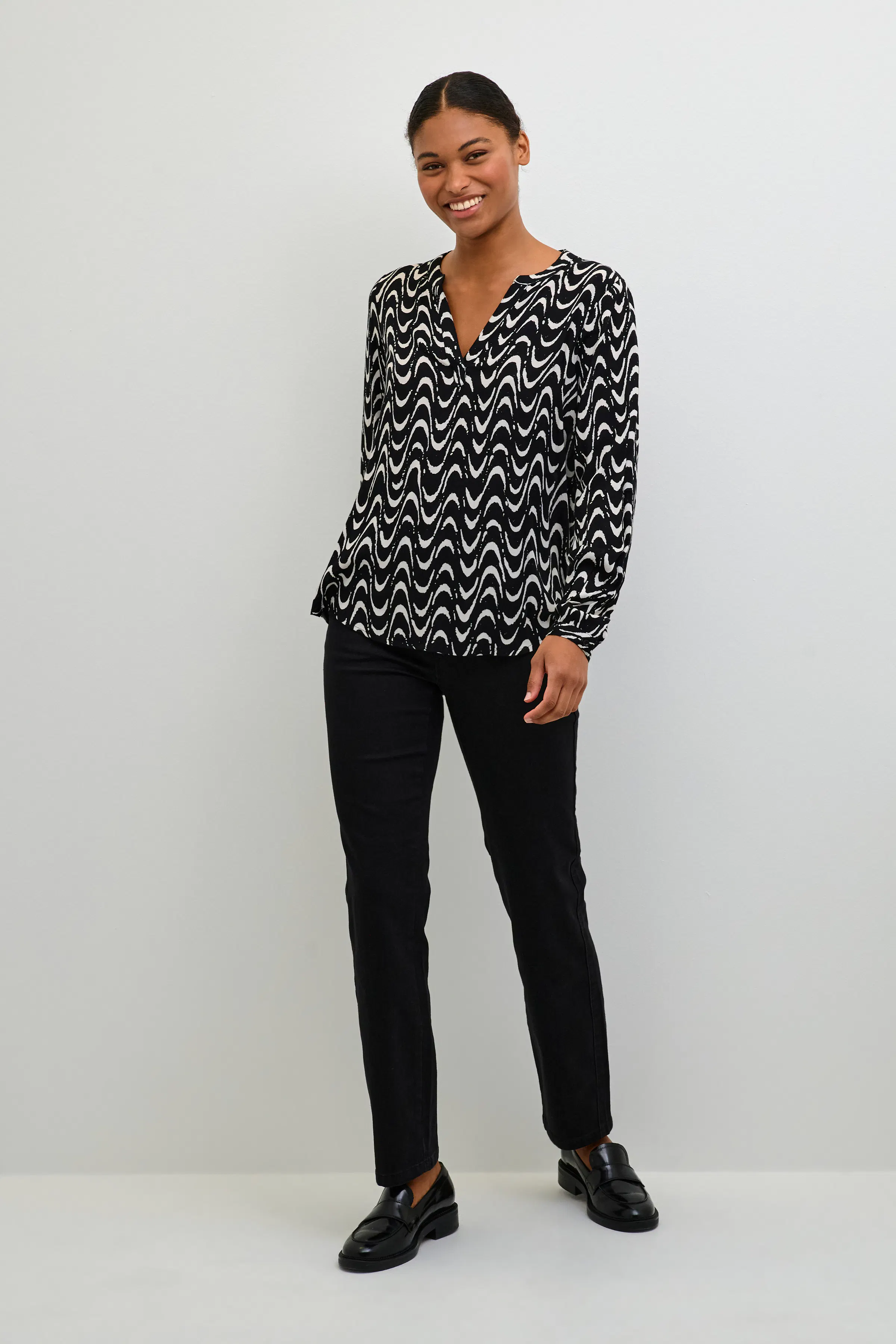 KAmira Bluse LOOKBOOK FRONT 10508287-105320
