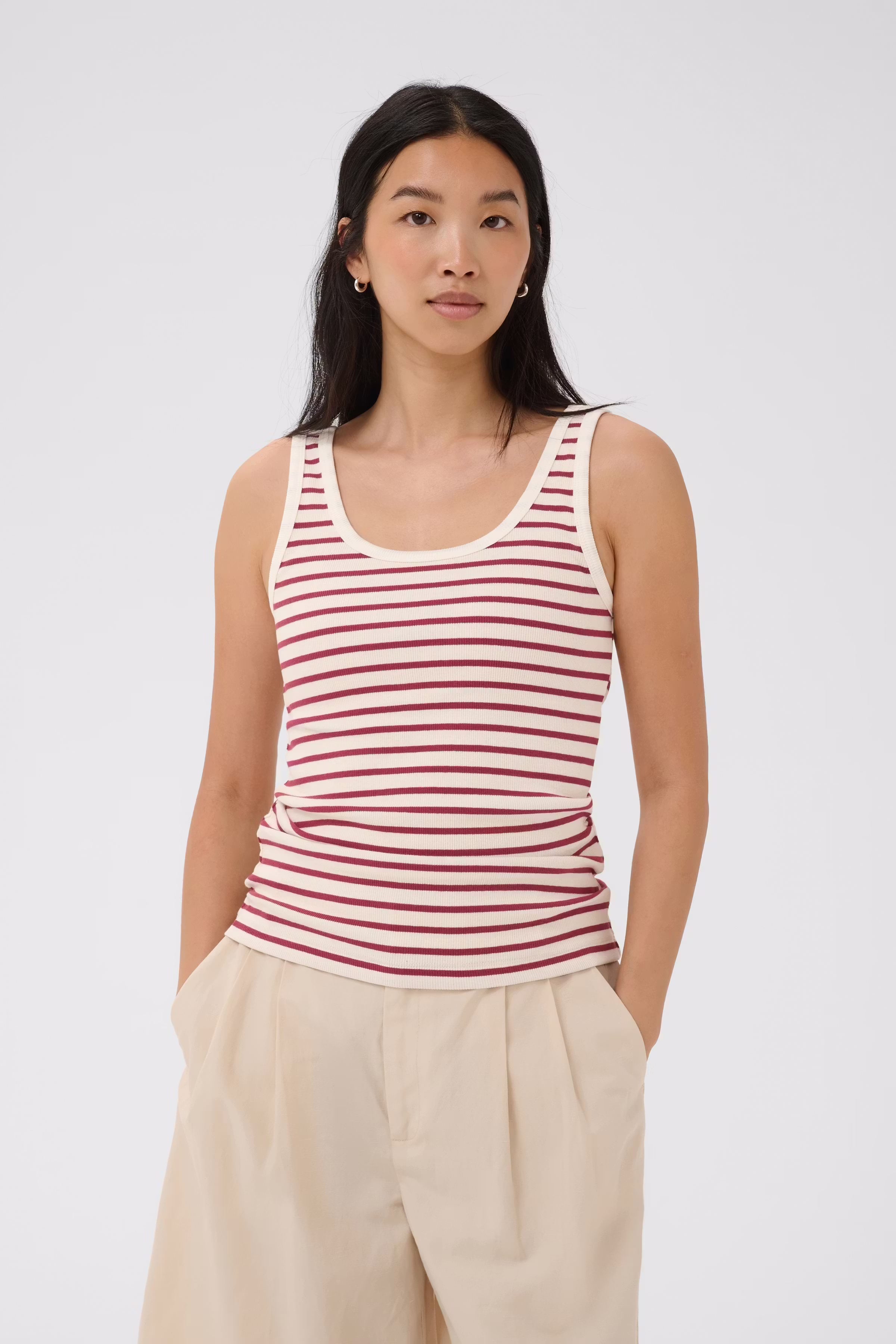 RoselynPW Top LOOKBOOK FRONT 30310590-304934
