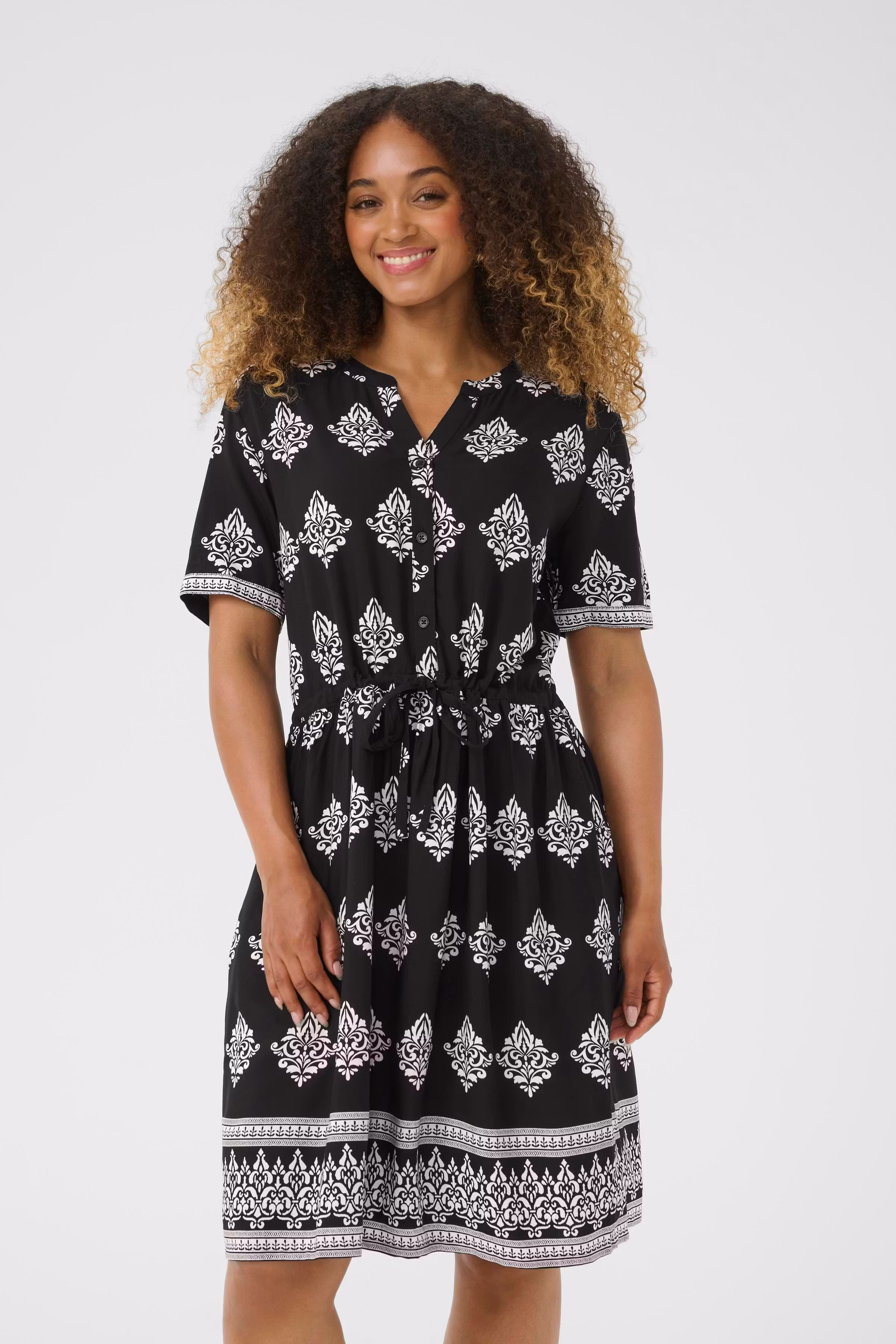 CRTiah Dress LOOKBOOK FRONT 10609700-108048