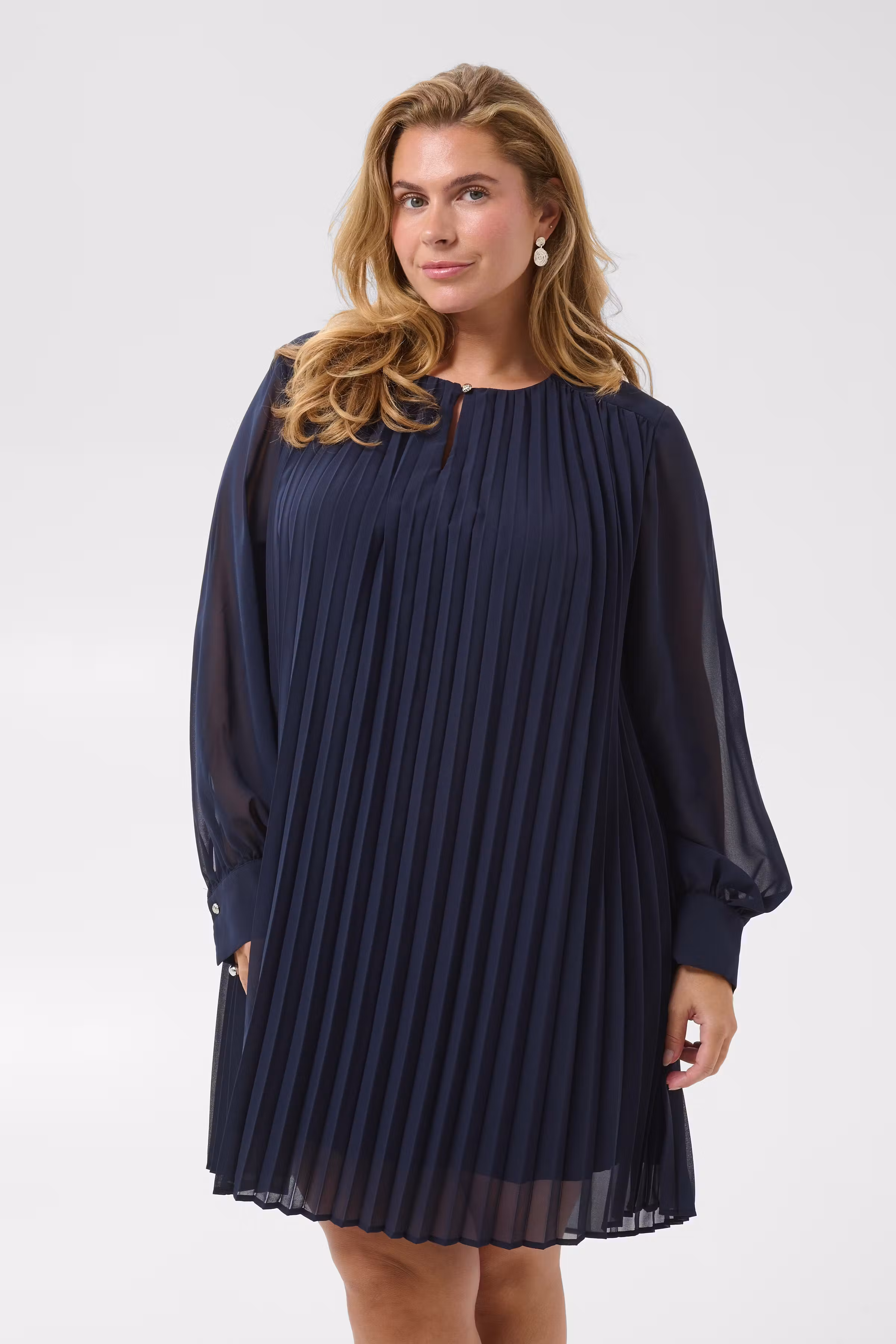 KCeliana Dress LOOKBOOK FRONT 10584560-193927