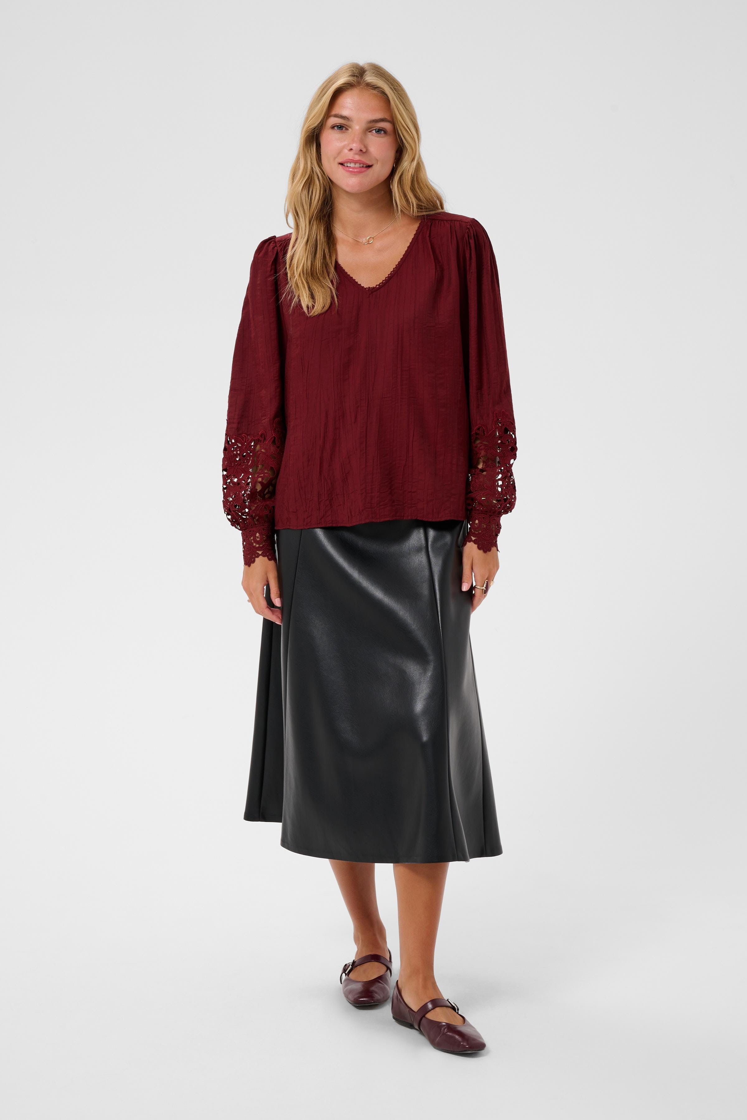 CRTina Blouse LOOKBOOK FRONT 10614427-191724