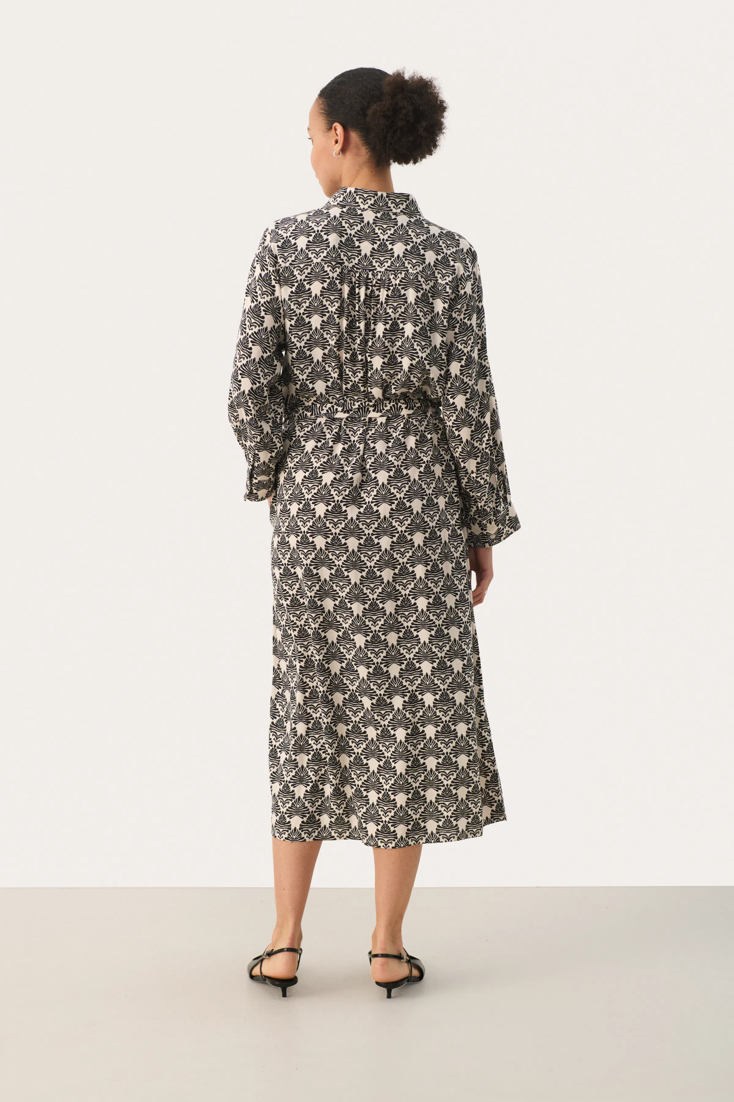 BintiPW Dress LOOKBOOK BACK 30308823-303082