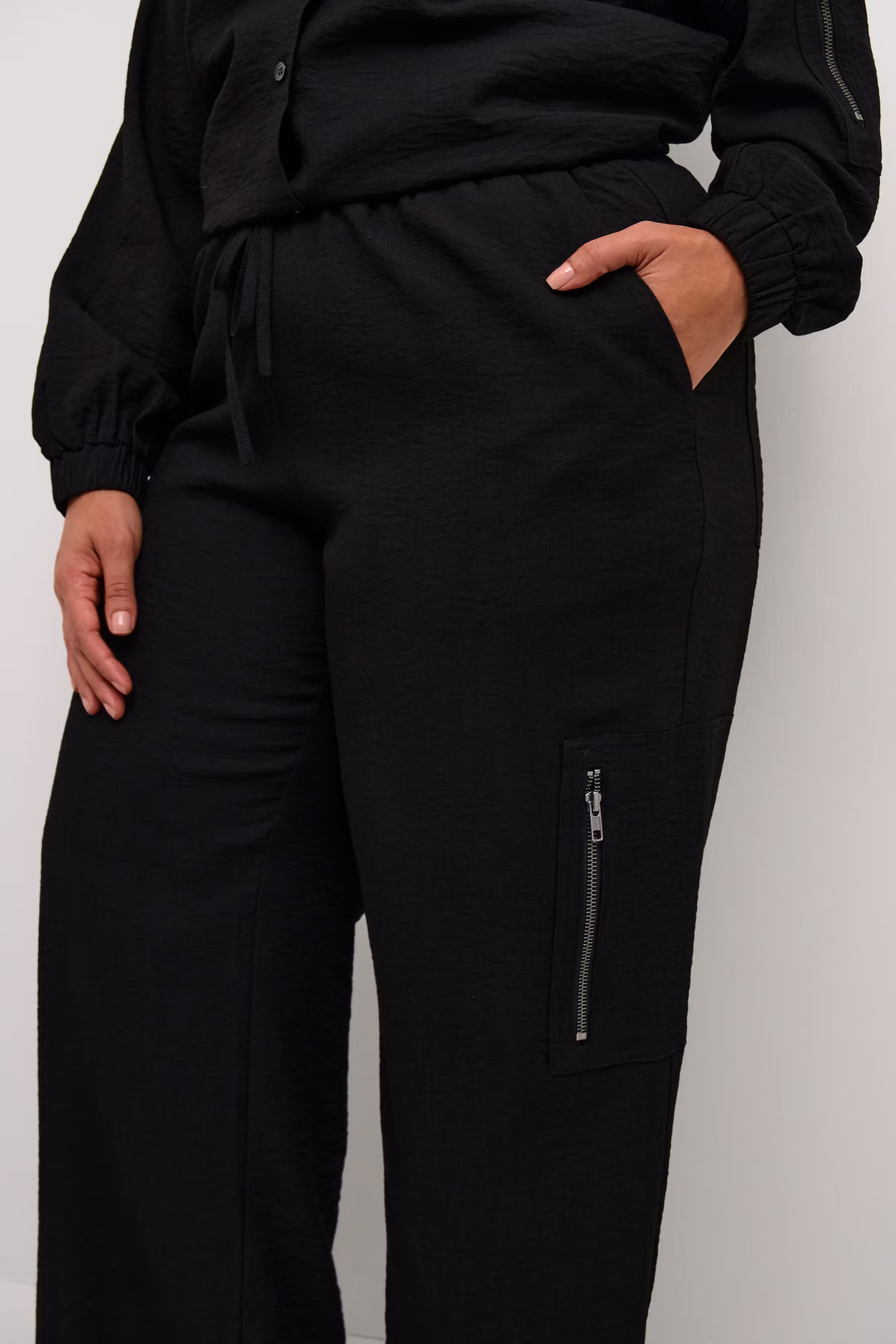 KCbella Broek LOOKBOOK DETAIL 10582406-100121