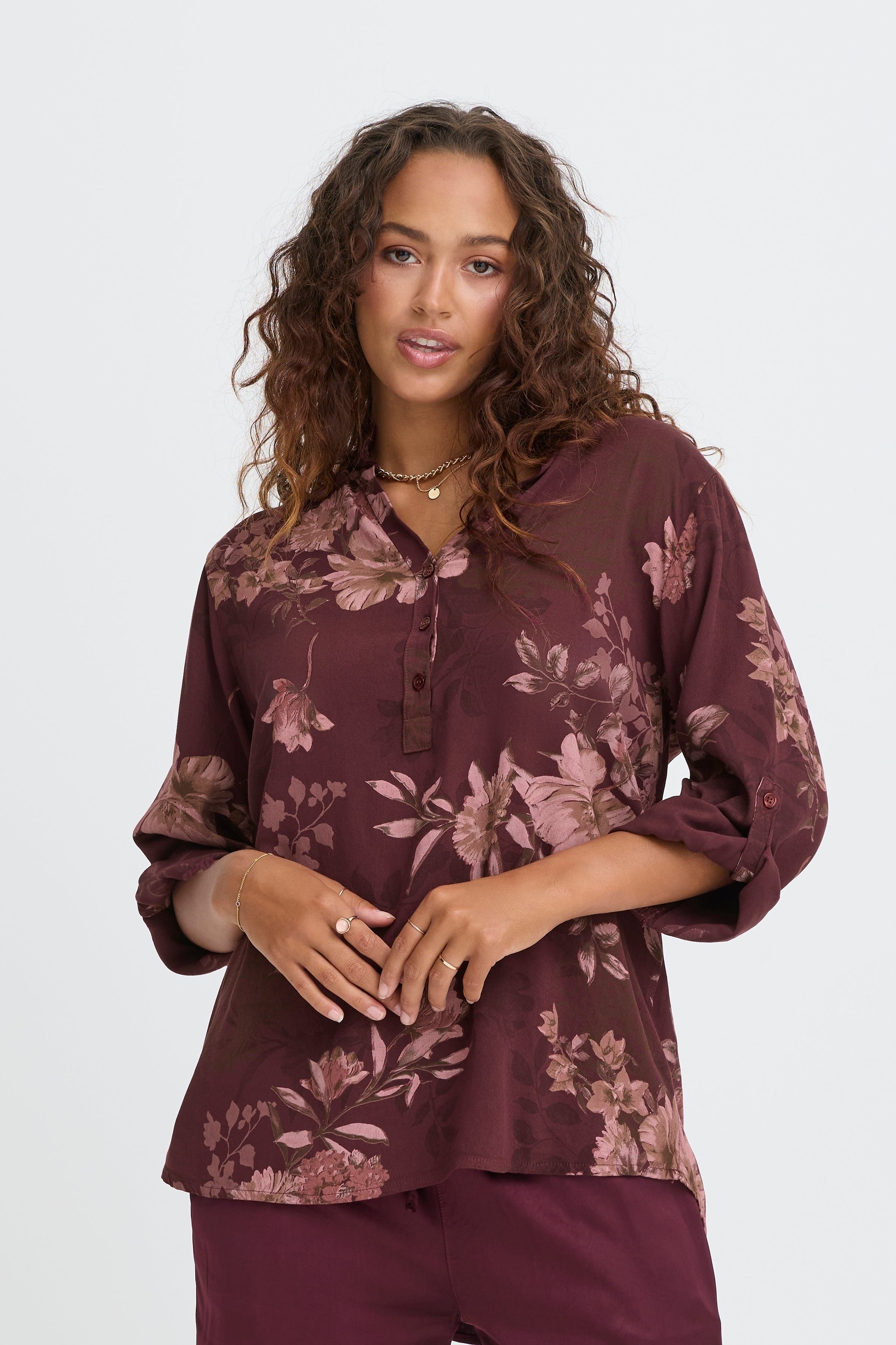 SBWILLOW Blouse LOOKBOOK FRONT 22101109-191724