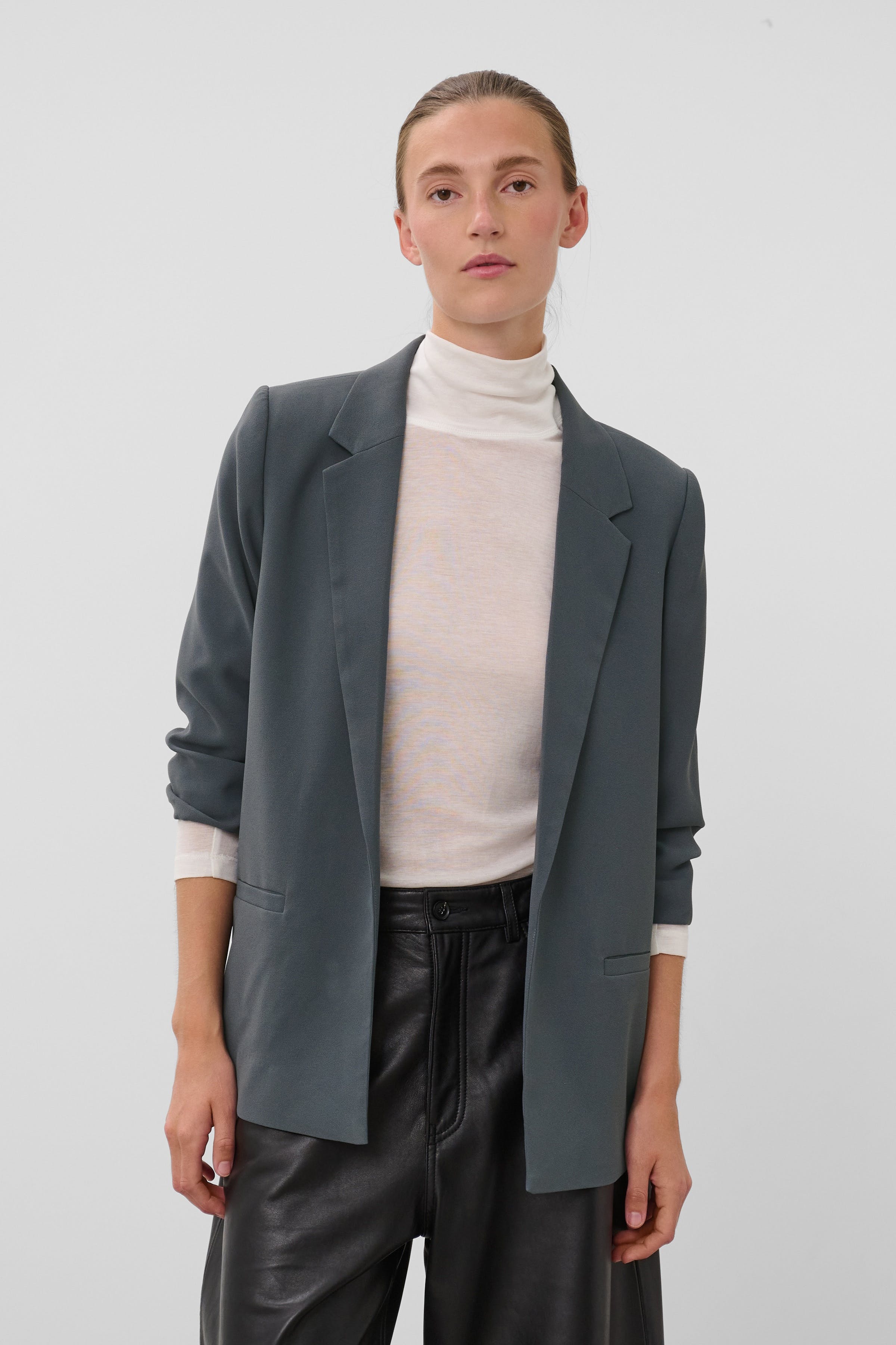 SLShirley Blazer LOOKBOOK FRONT 30403608-194215