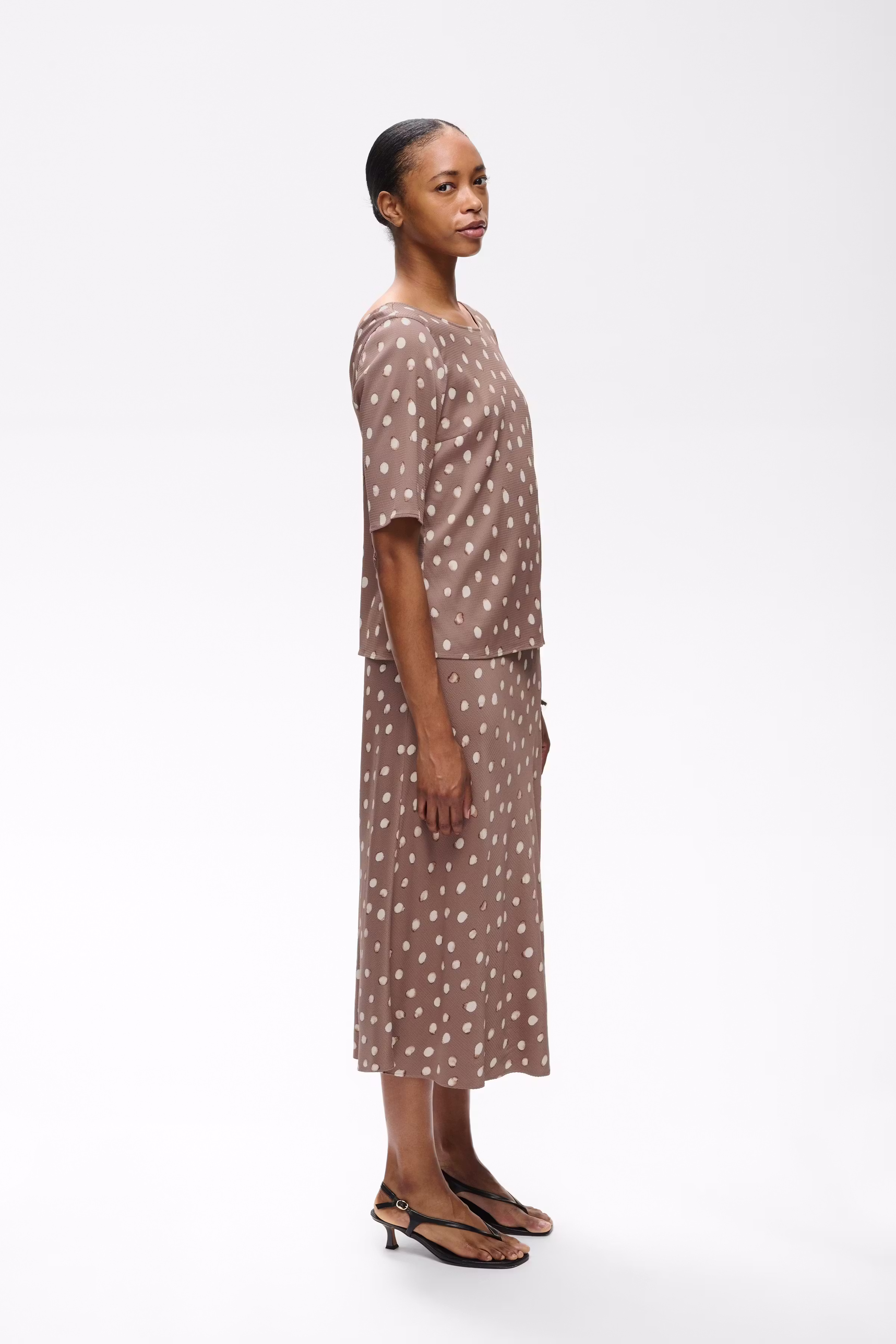 HENRIIW Skirt LOOKBOOK FRONT 30112737-900009020