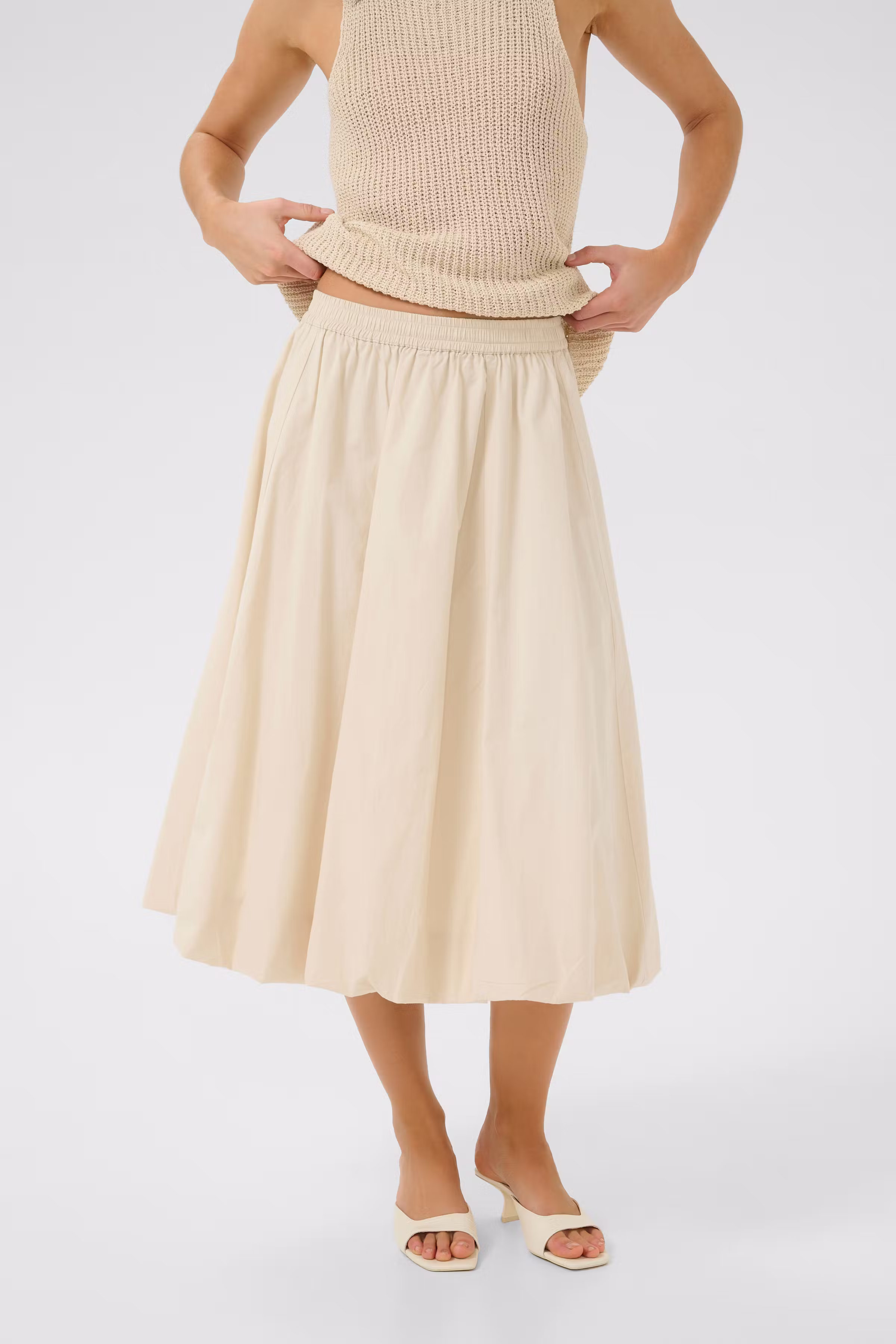 SunnaMW Skirt LOOKBOOK FRONT 10705147-124301