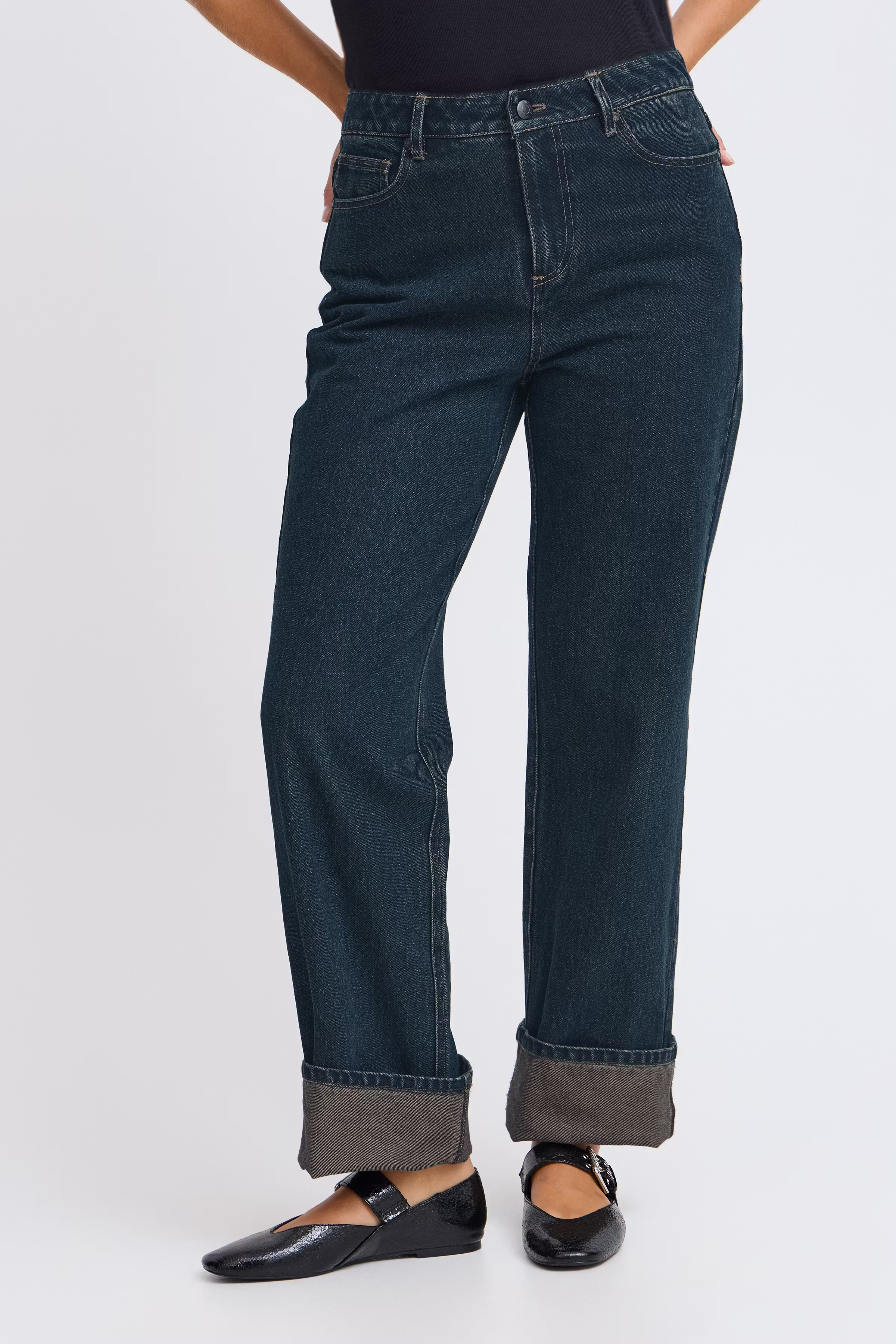 PZRINA UHW Jeans Wide Leg Turn up Leg LOOKBOOK FRONT 50208585-202124