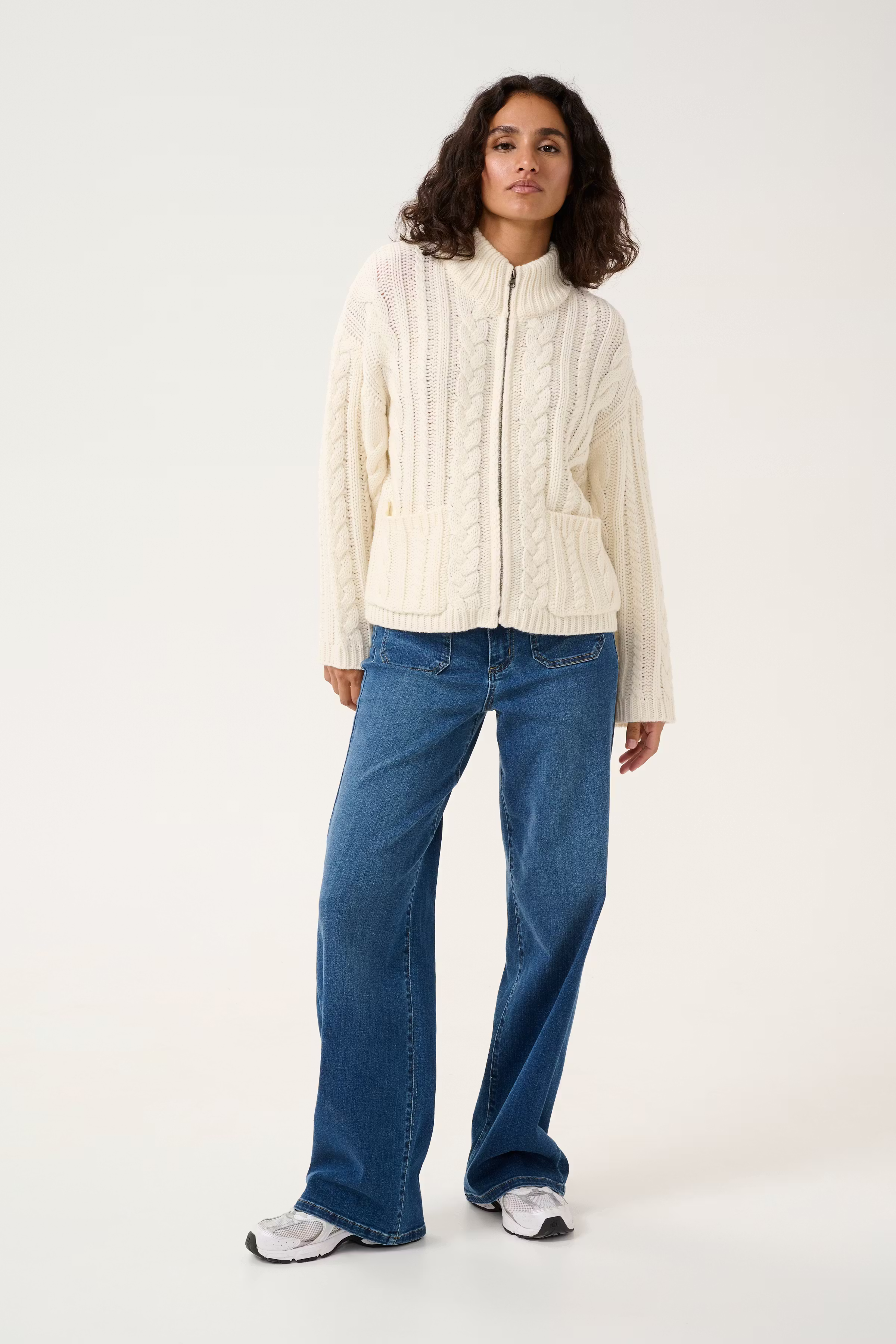 KAlidda Cardigan LOOKBOOK FRONT 10509560-125202