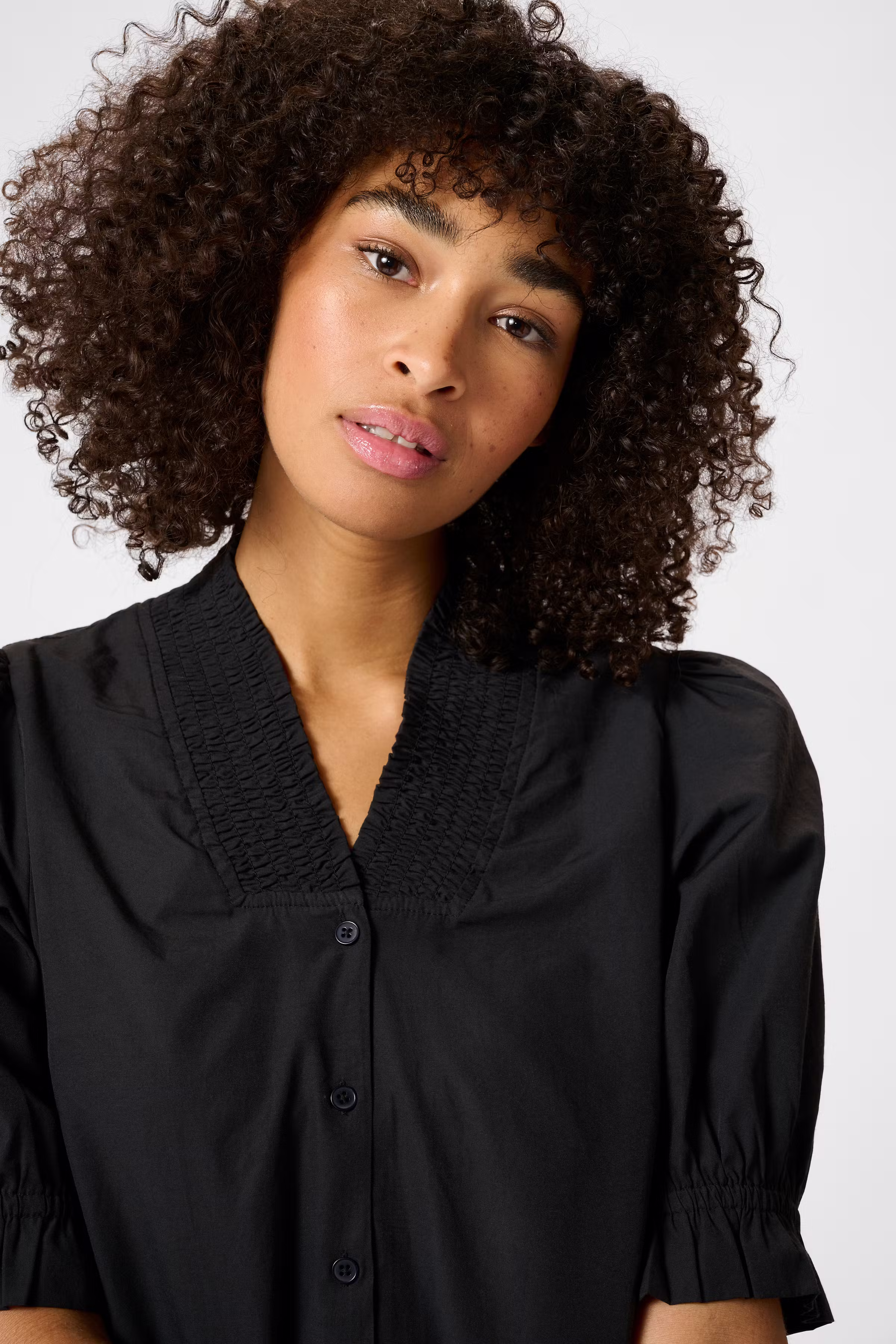 KAmaia Bluse LOOKBOOK DETAIL 10509665-100121