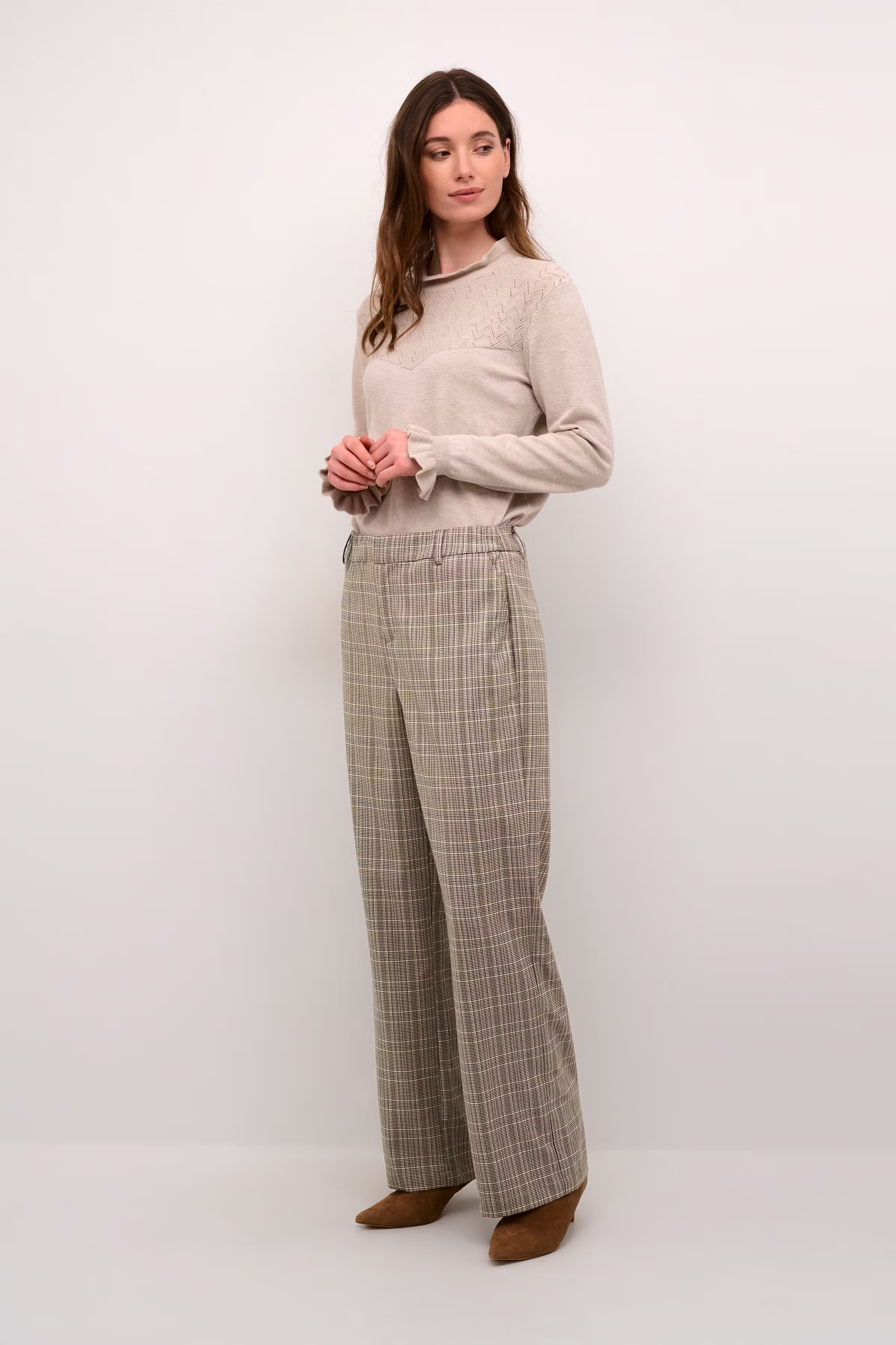 CRImogen Trousers LOOKBOOK FRONT 10613027-106371